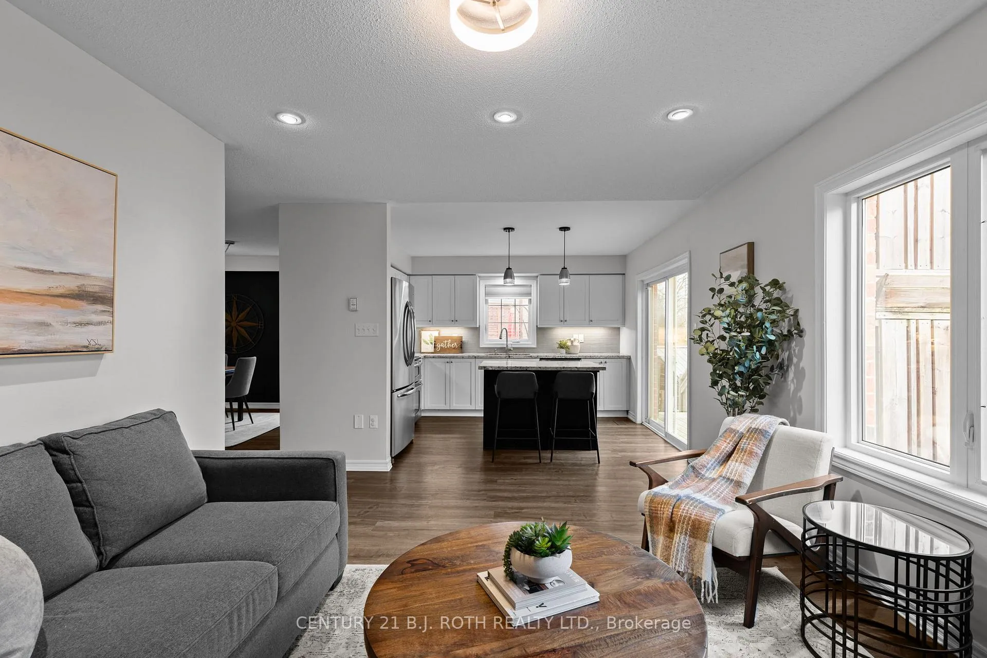 Photo 10 of 30 Megan Crescent, Barrie, Holly — HOMEH