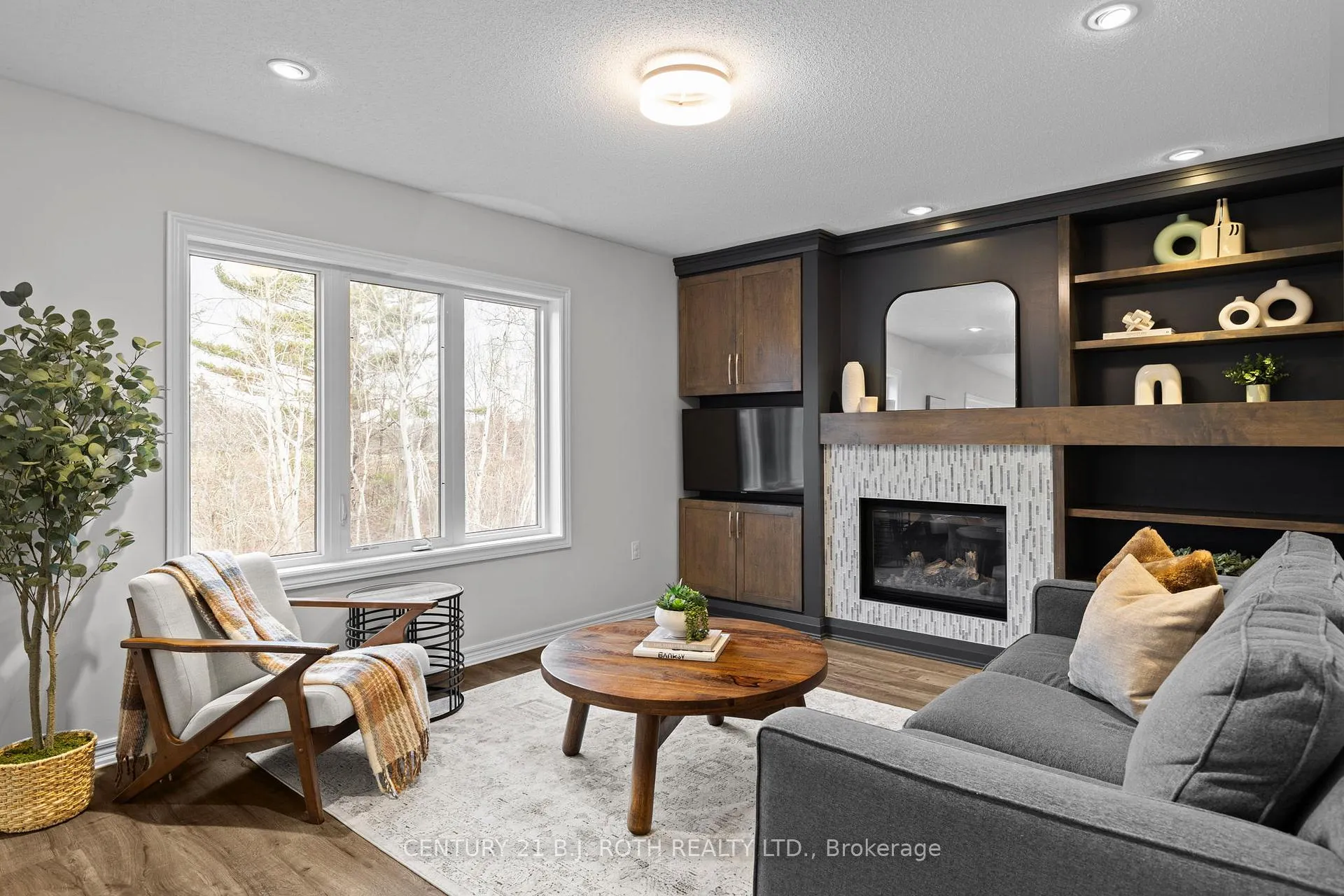 Photo 12 of 30 Megan Crescent, Barrie, Holly — HOMEH