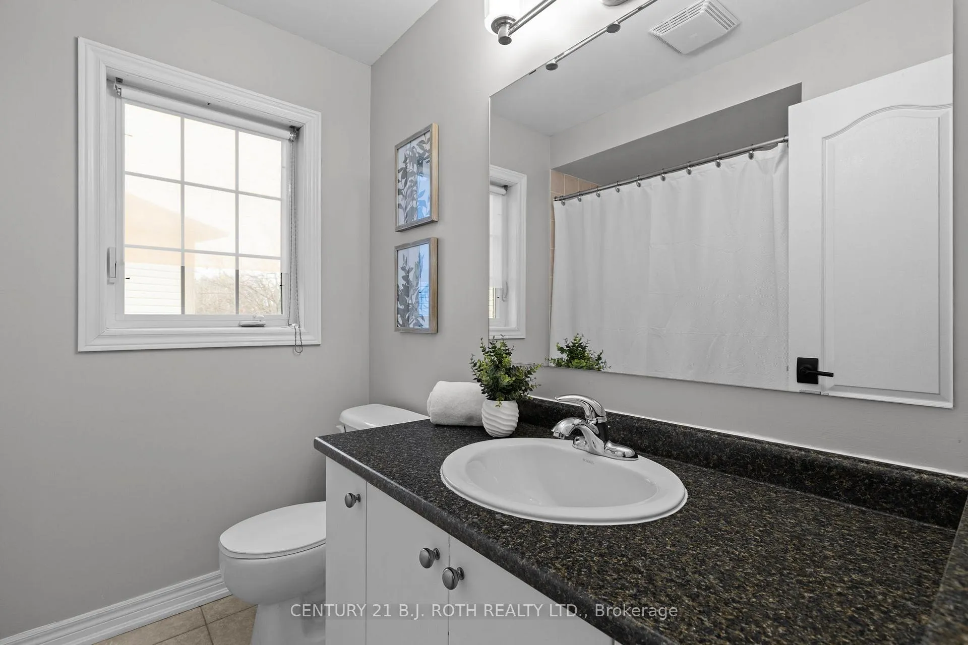 Photo 17 of 30 Megan Crescent, Barrie, Holly — HOMEH