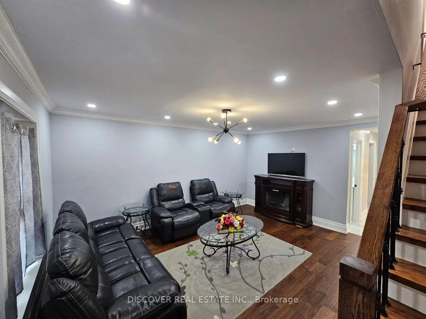 Photo 13 of 19 York Street, Ajax, Central — HOMEH