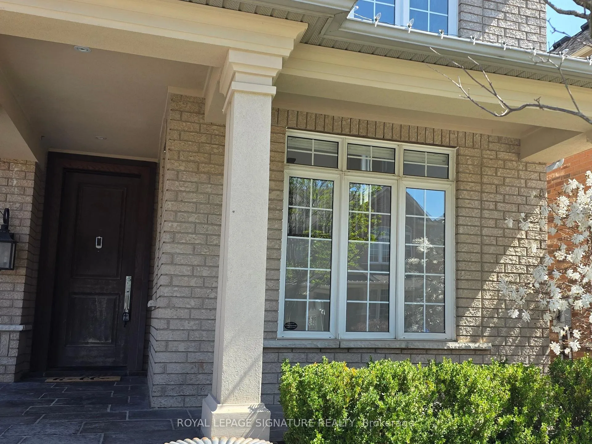 Photo 3 of 2096 Newell Crescent, Burlington, Orchard — HOMEH