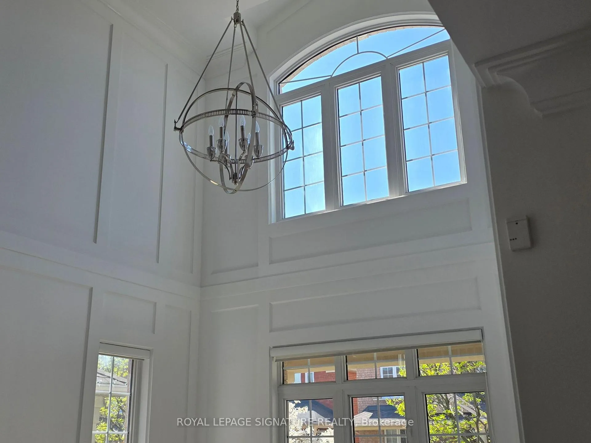 Photo 7 of 2096 Newell Crescent, Burlington, Orchard — HOMEH