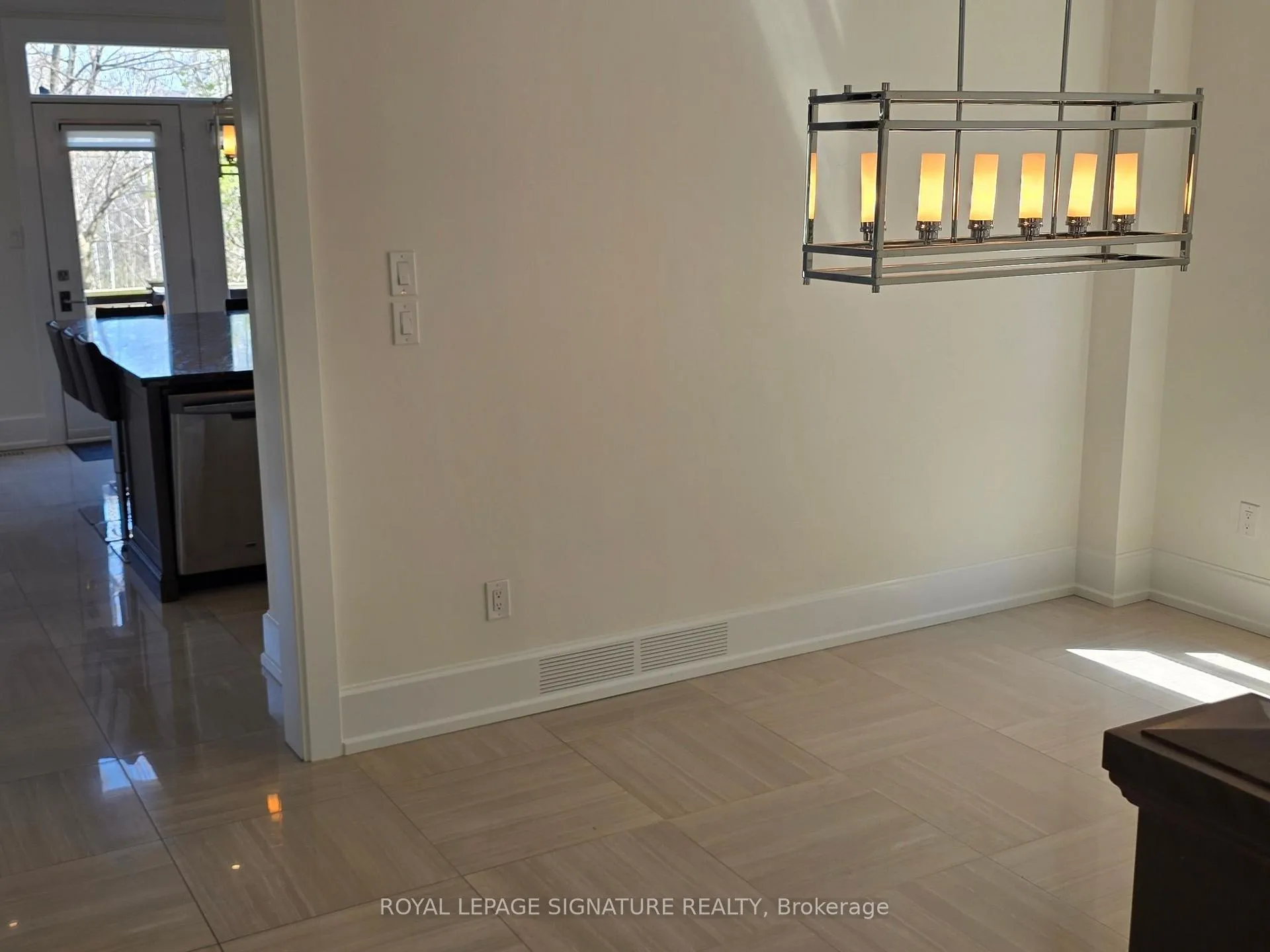 Photo 8 of 2096 Newell Crescent, Burlington, Orchard — HOMEH