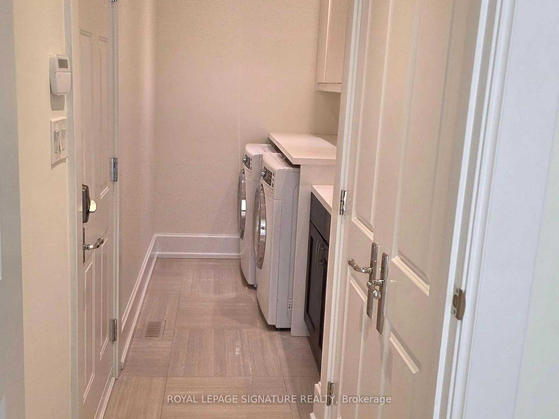 Photo 11 of 2096 Newell Crescent, Burlington, Orchard — HOMEH