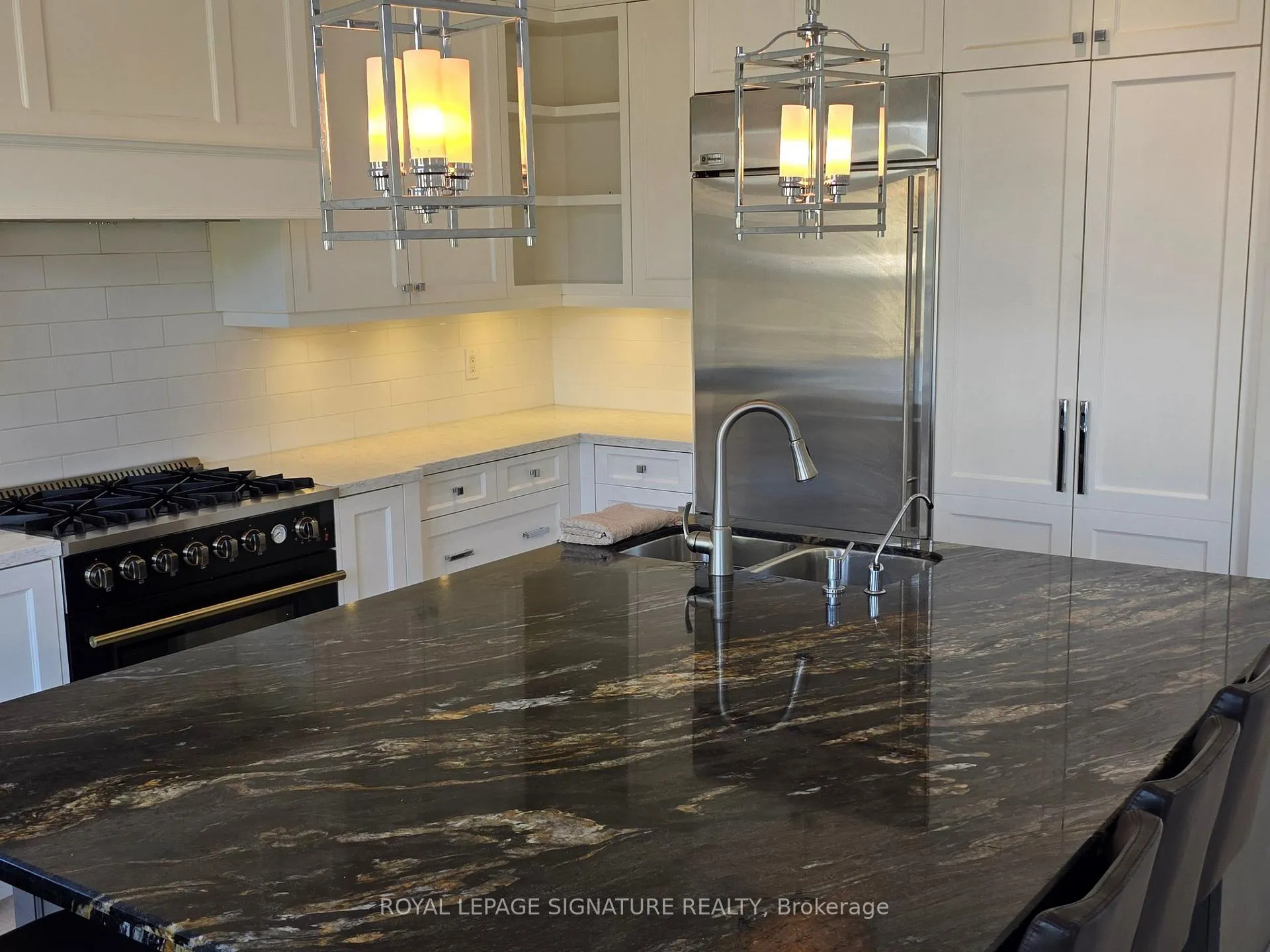 Photo 16 of 2096 Newell Crescent, Burlington, Orchard — HOMEH