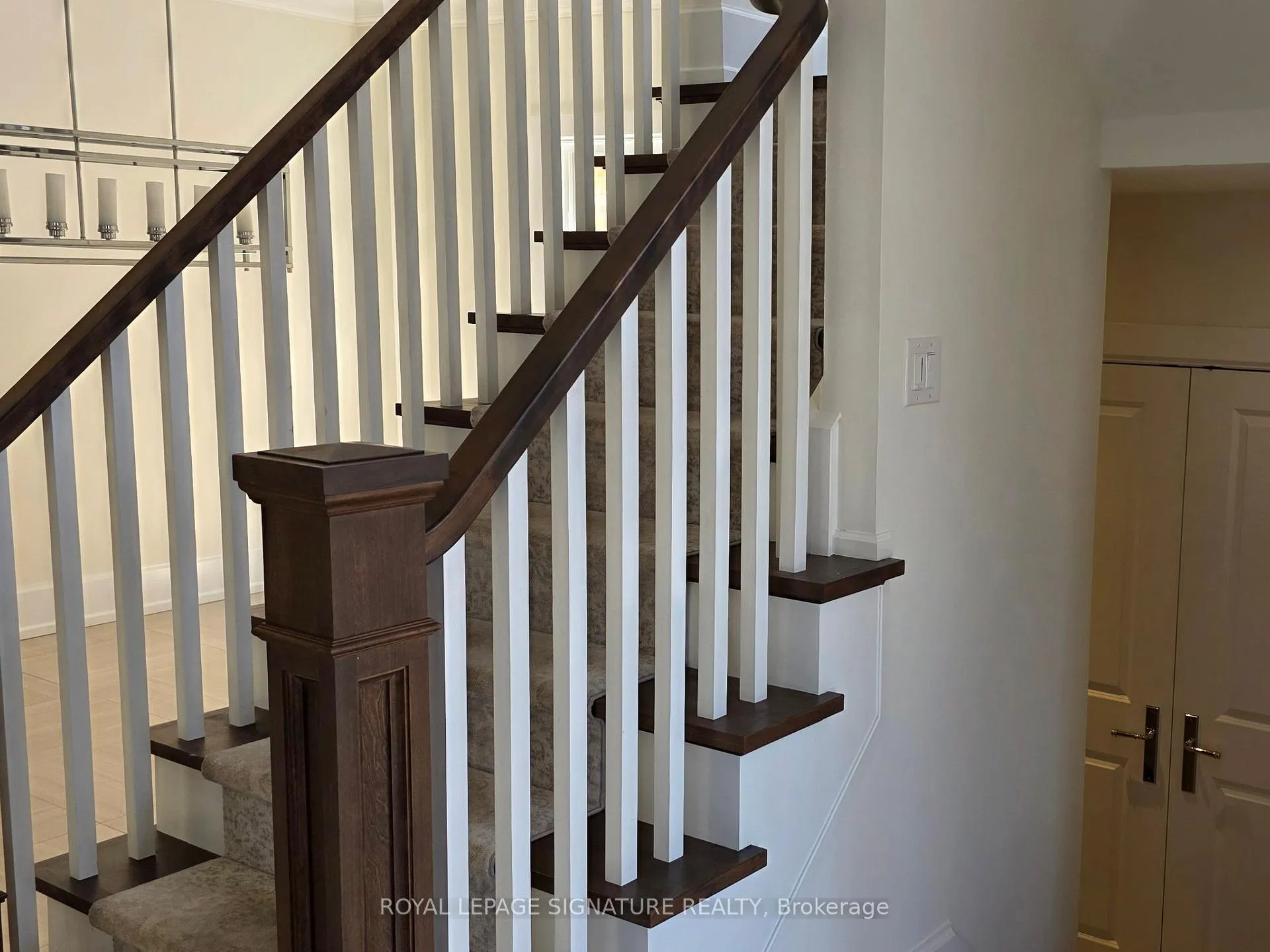 Photo 18 of 2096 Newell Crescent, Burlington, Orchard — HOMEH