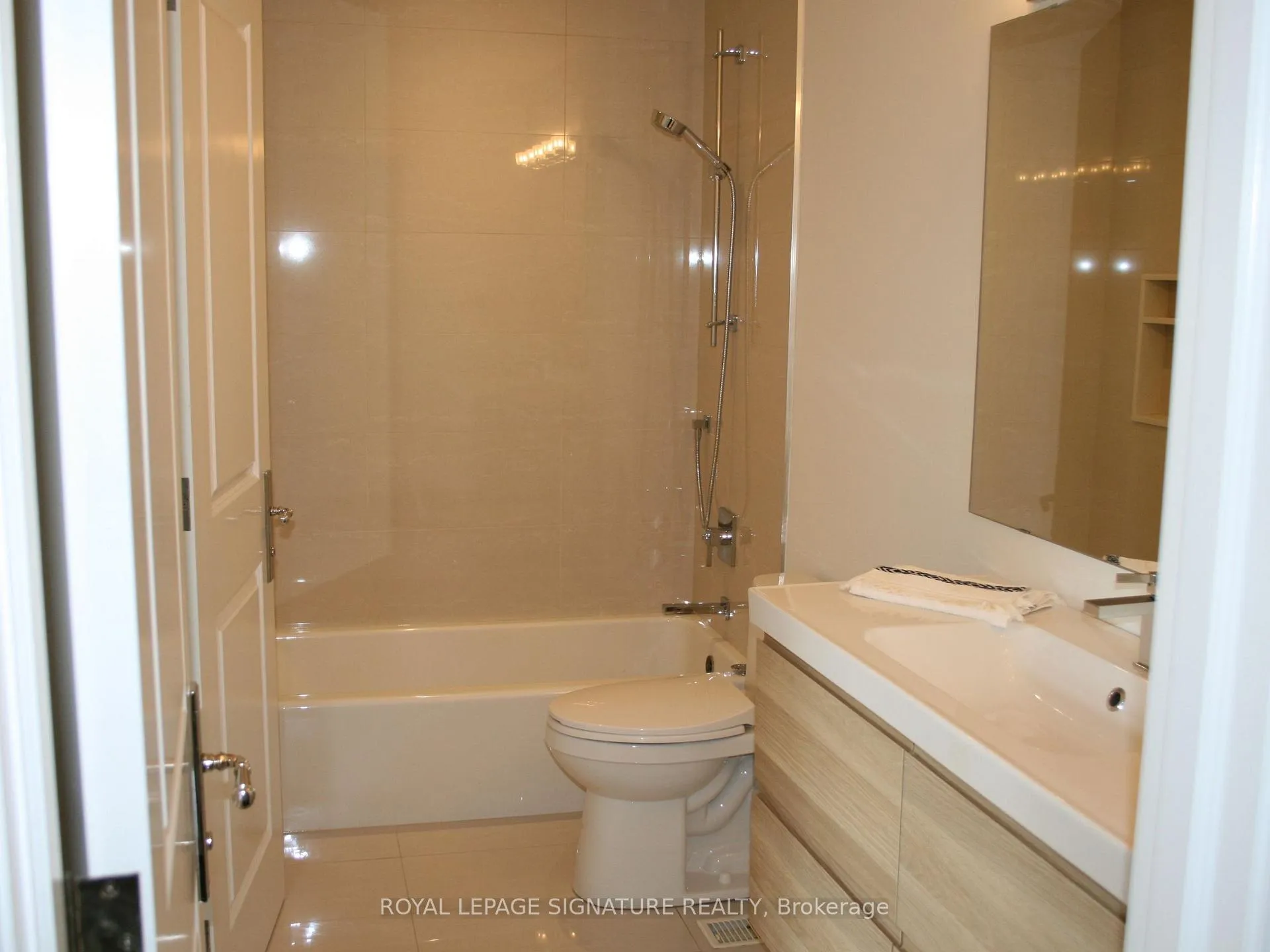 Photo 26 of 2096 Newell Crescent, Burlington, Orchard — HOMEH