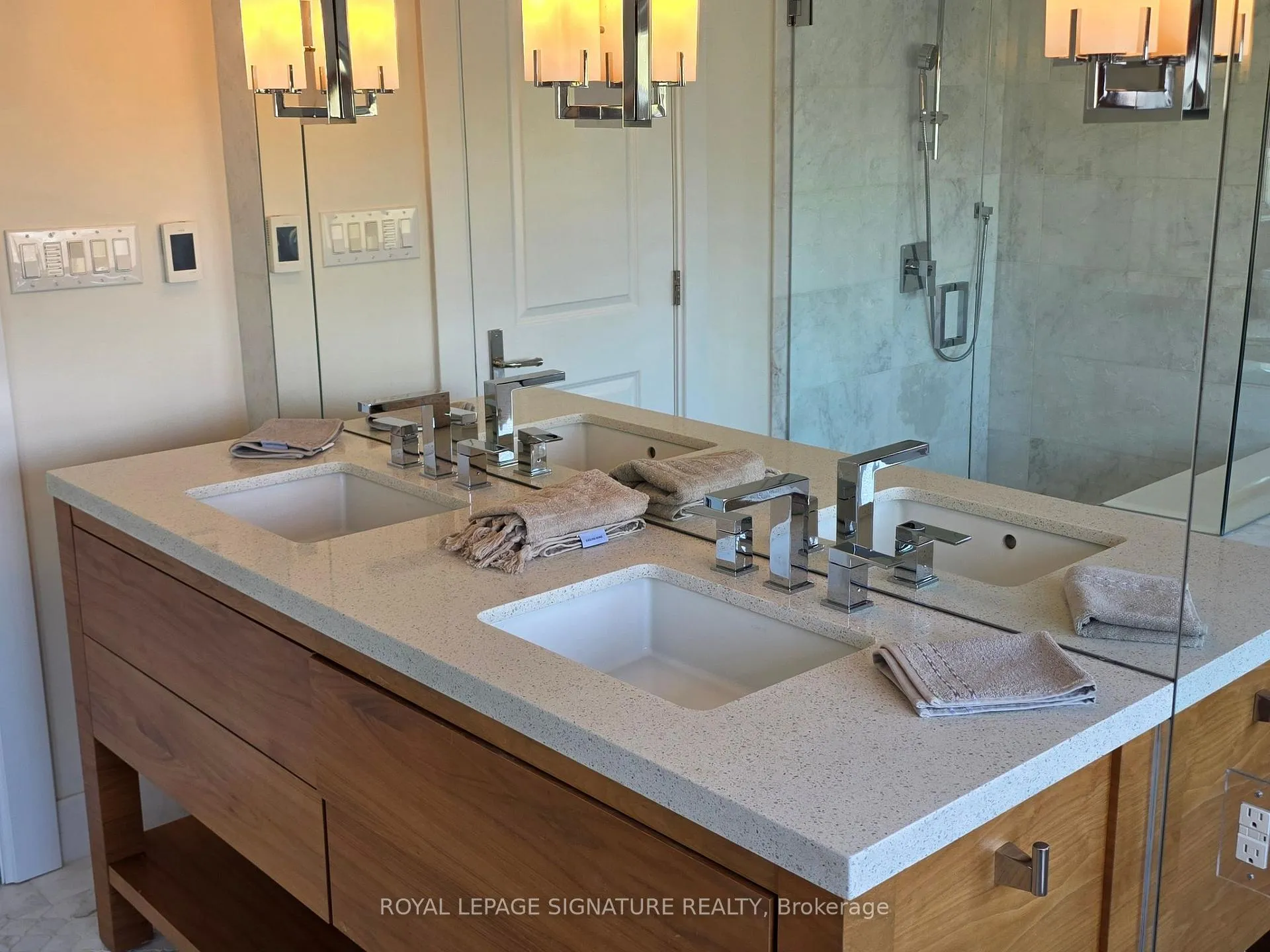 Photo 36 of 2096 Newell Crescent, Burlington, Orchard — HOMEH