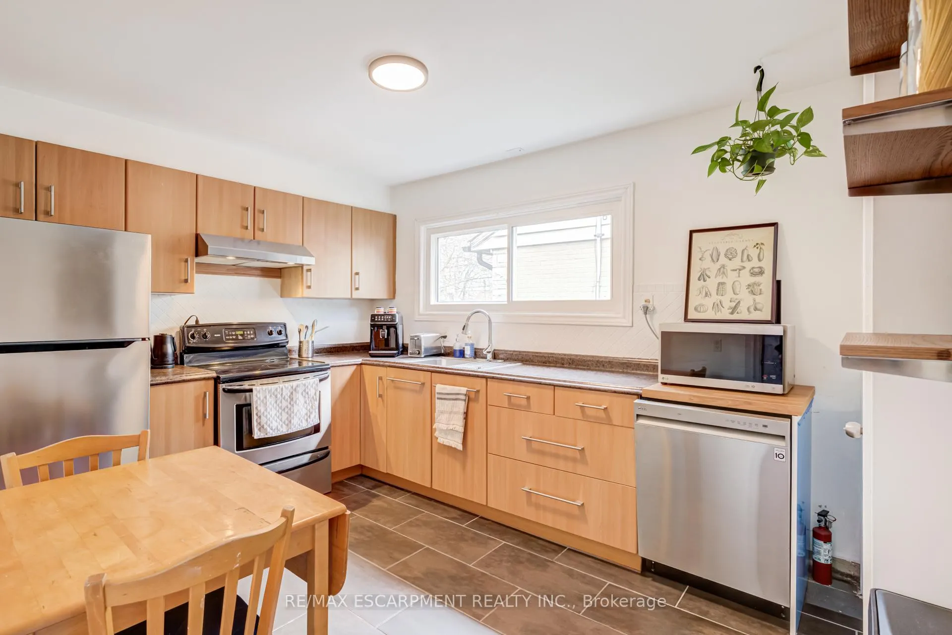 Photo 4 of 9 Beaucourt Road, Hamilton, Ainslie Wood — HOMEH