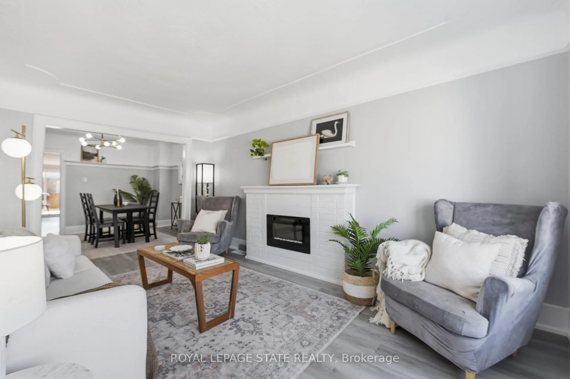 Photo 5 of 69 Houghton Avenue S, Hamilton, Delta — HOMEH