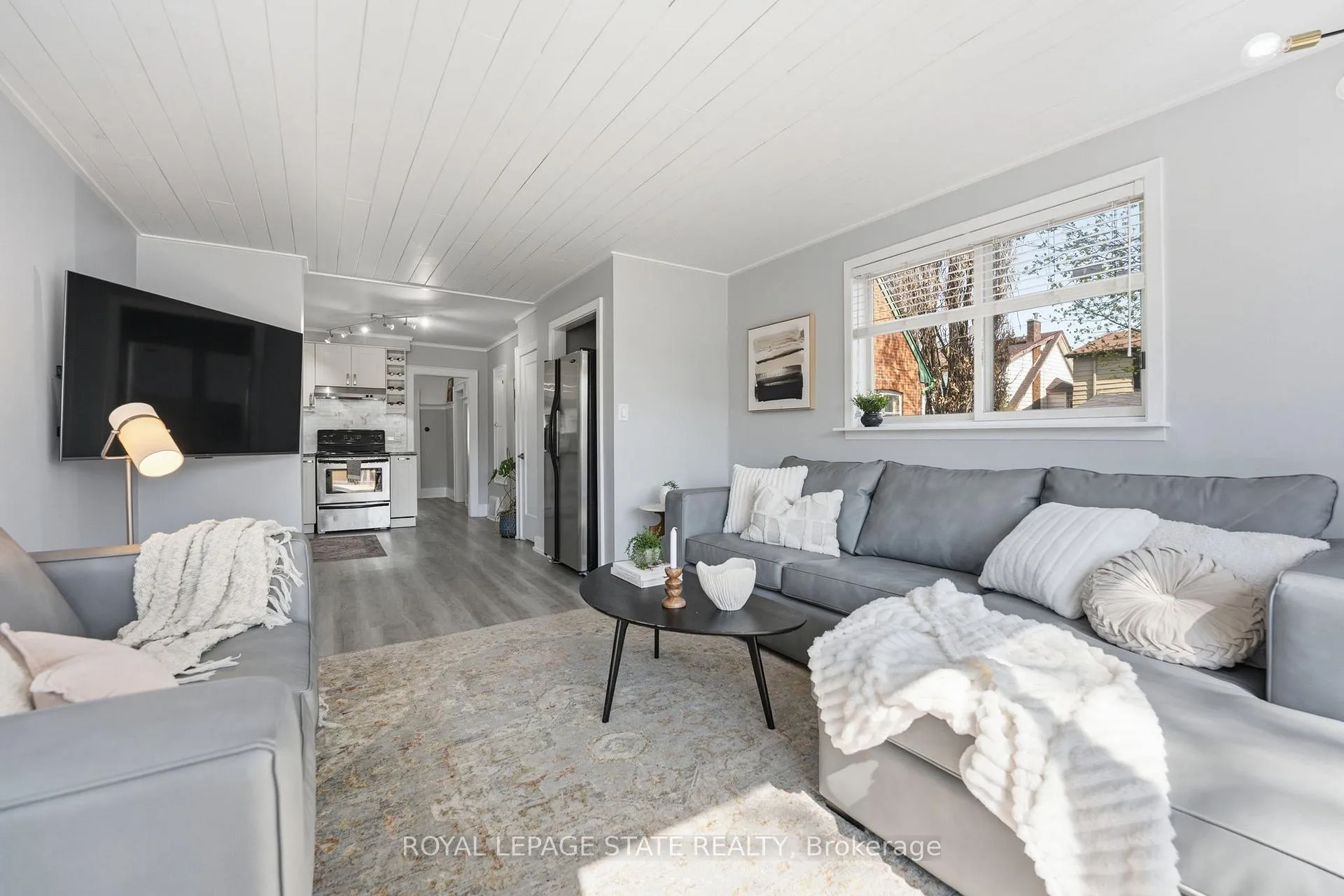 Photo 14 of 69 Houghton Avenue S, Hamilton, Delta — HOMEH