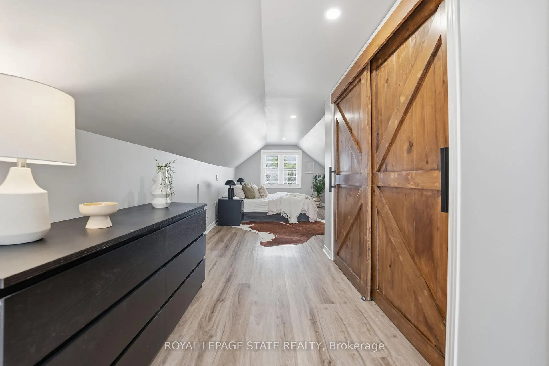 Photo 21 of 69 Houghton Avenue S, Hamilton, Delta — HOMEH