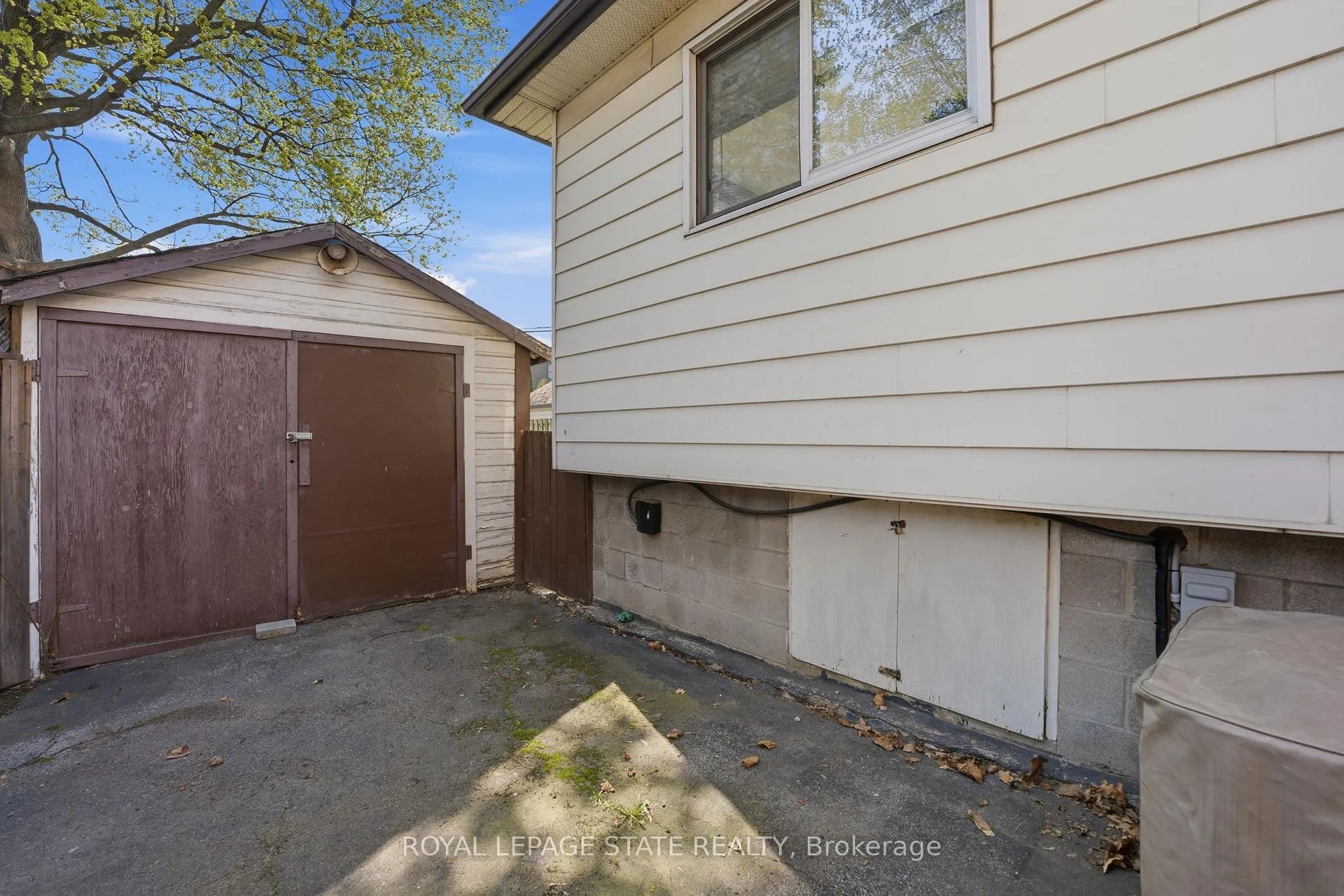 Photo 31 of 69 Houghton Avenue S, Hamilton, Delta — HOMEH