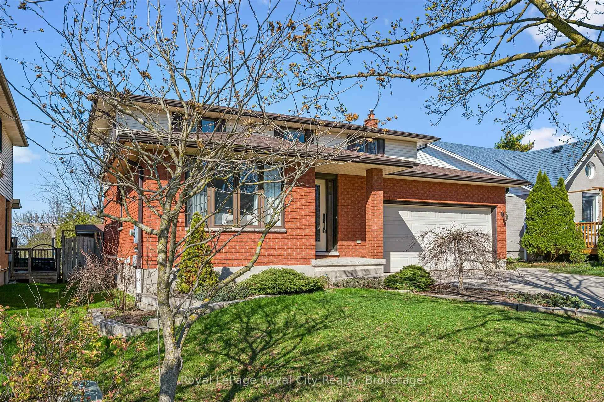 Photo 3 of 83 Pinnacle Crescent, Guelph, Willow West/Sugarbush/West Acres — HOMEH