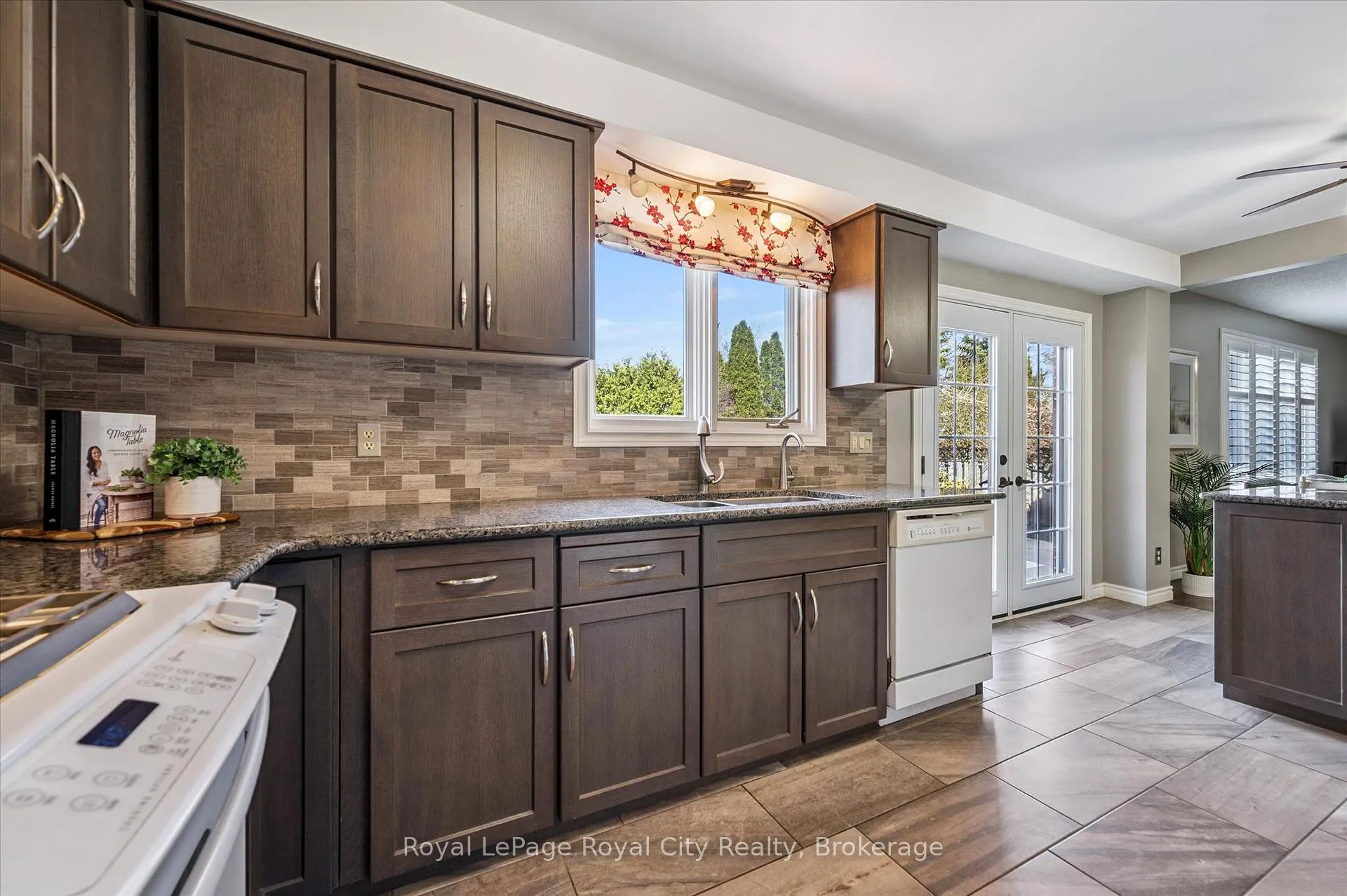 Photo 19 of 83 Pinnacle Crescent, Guelph, Willow West/Sugarbush/West Acres — HOMEH
