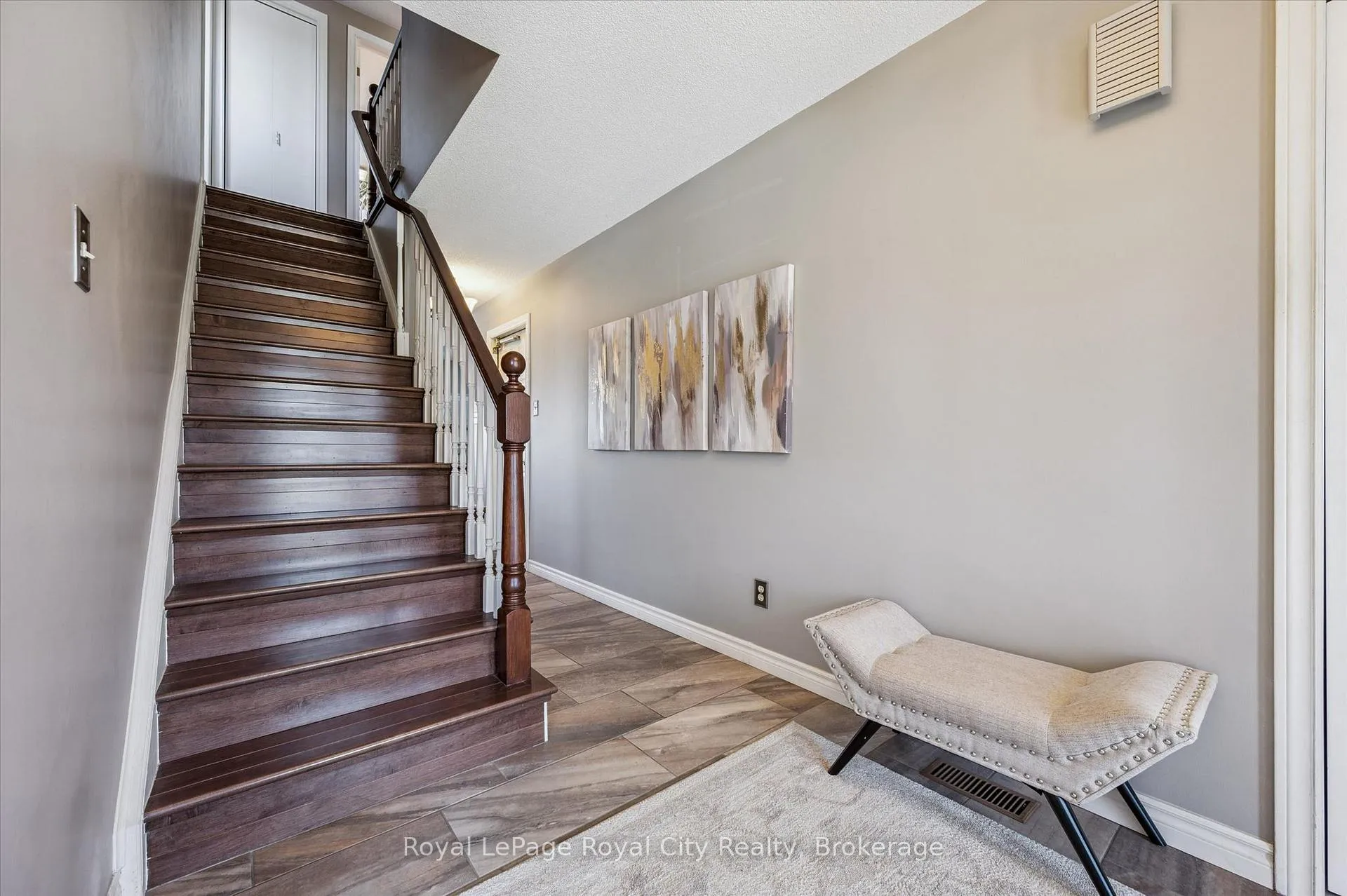 Photo 26 of 83 Pinnacle Crescent, Guelph, Willow West/Sugarbush/West Acres — HOMEH
