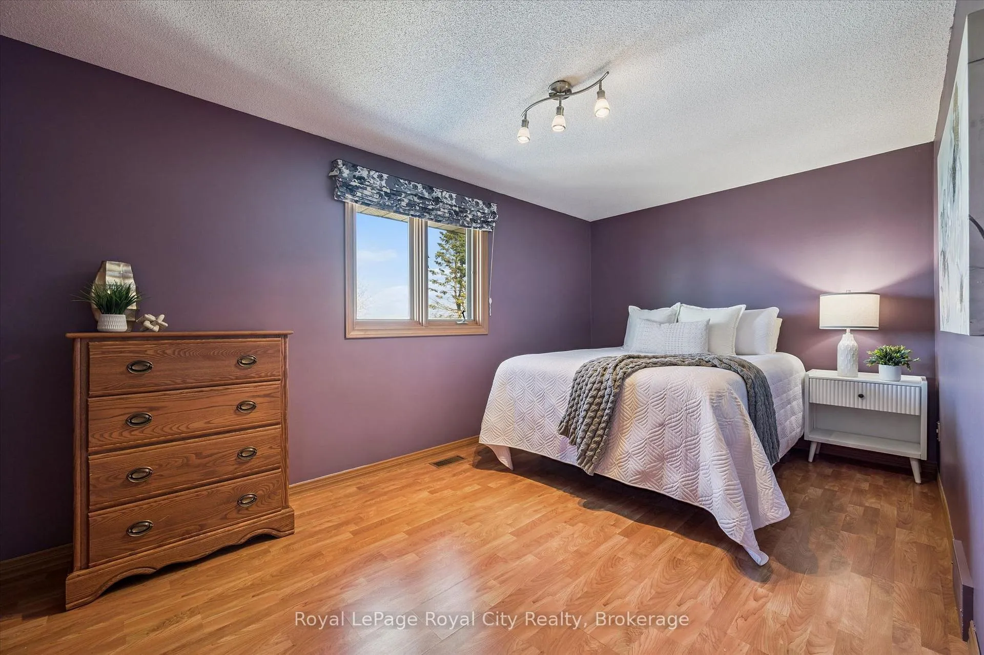 Photo 36 of 83 Pinnacle Crescent, Guelph, Willow West/Sugarbush/West Acres — HOMEH
