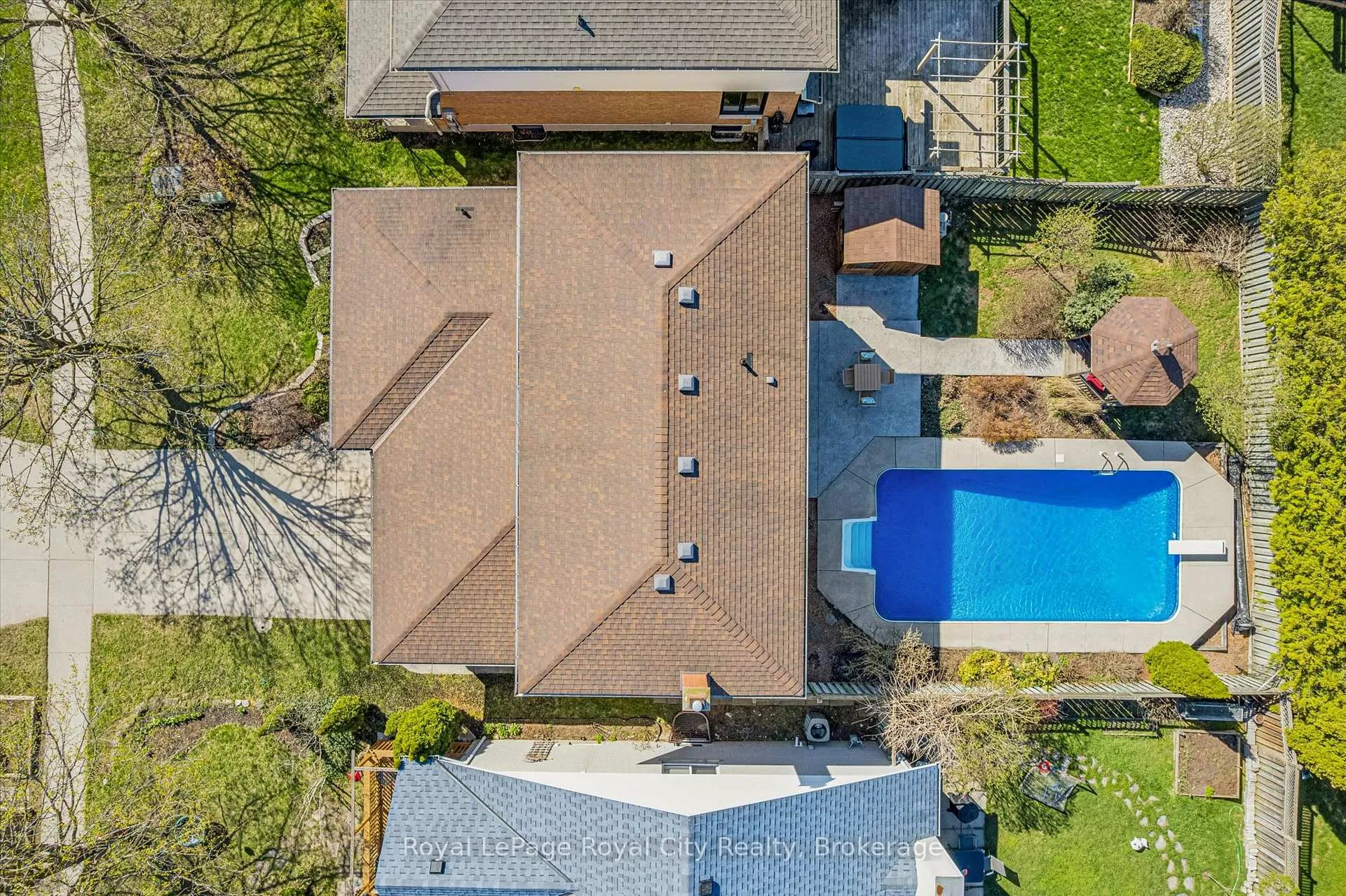 Photo 38 of 83 Pinnacle Crescent, Guelph, Willow West/Sugarbush/West Acres — HOMEH