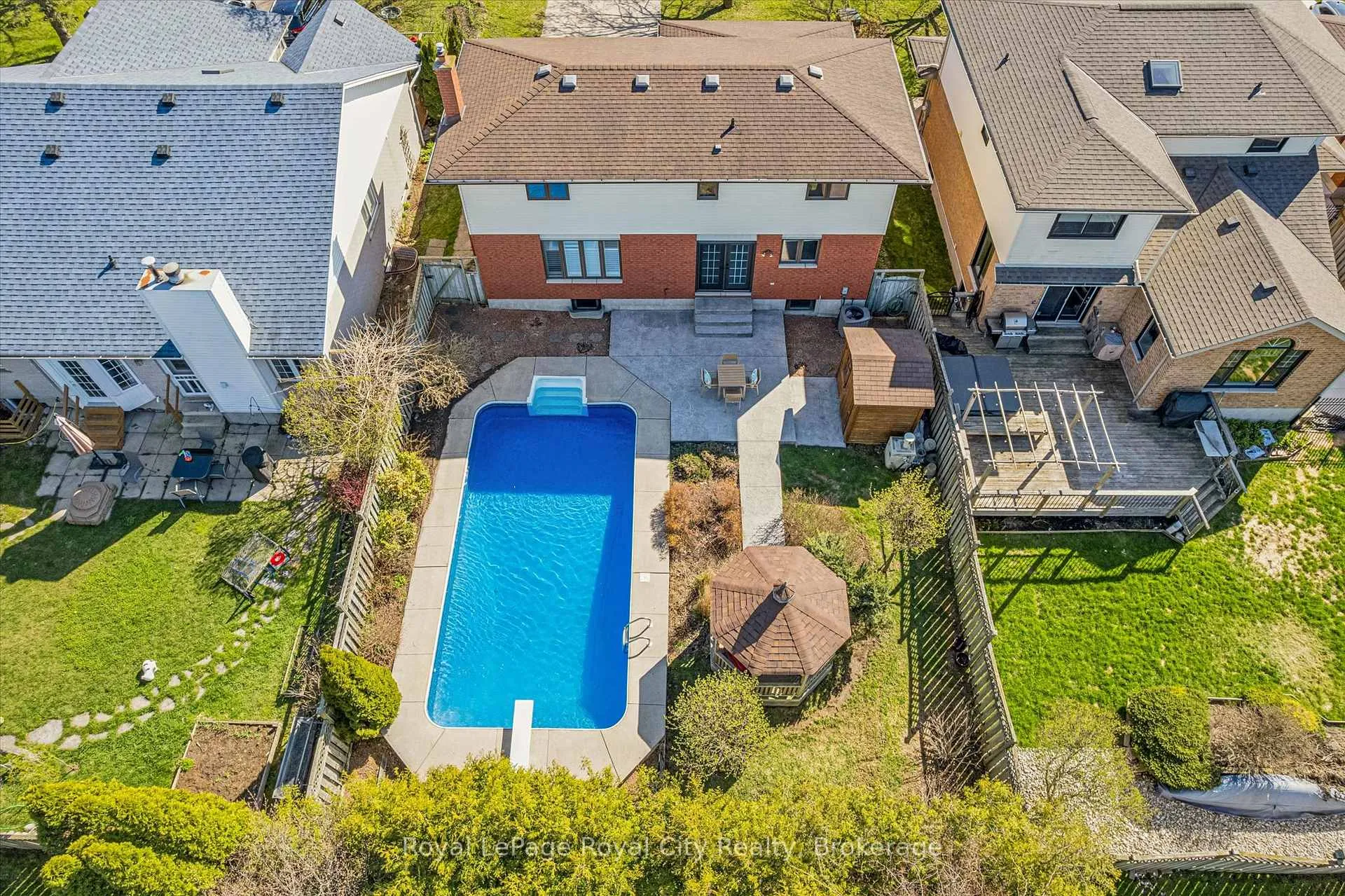Photo 39 of 83 Pinnacle Crescent, Guelph, Willow West/Sugarbush/West Acres — HOMEH