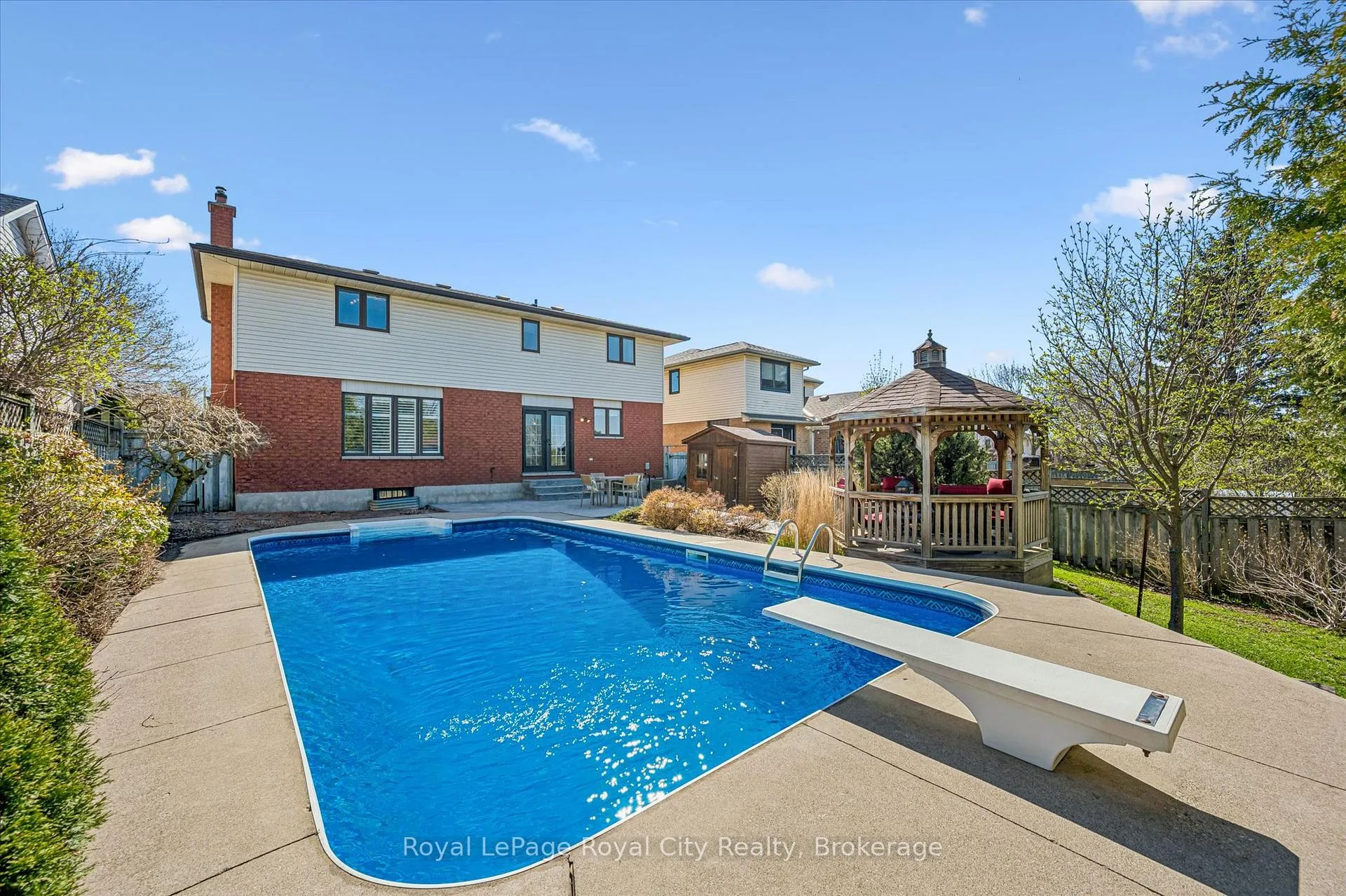 Photo 43 of 83 Pinnacle Crescent, Guelph, Willow West/Sugarbush/West Acres — HOMEH