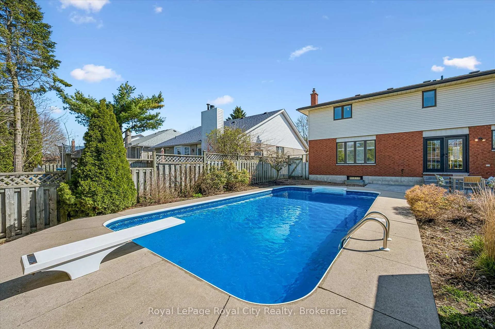 Photo 45 of 83 Pinnacle Crescent, Guelph, Willow West/Sugarbush/West Acres — HOMEH