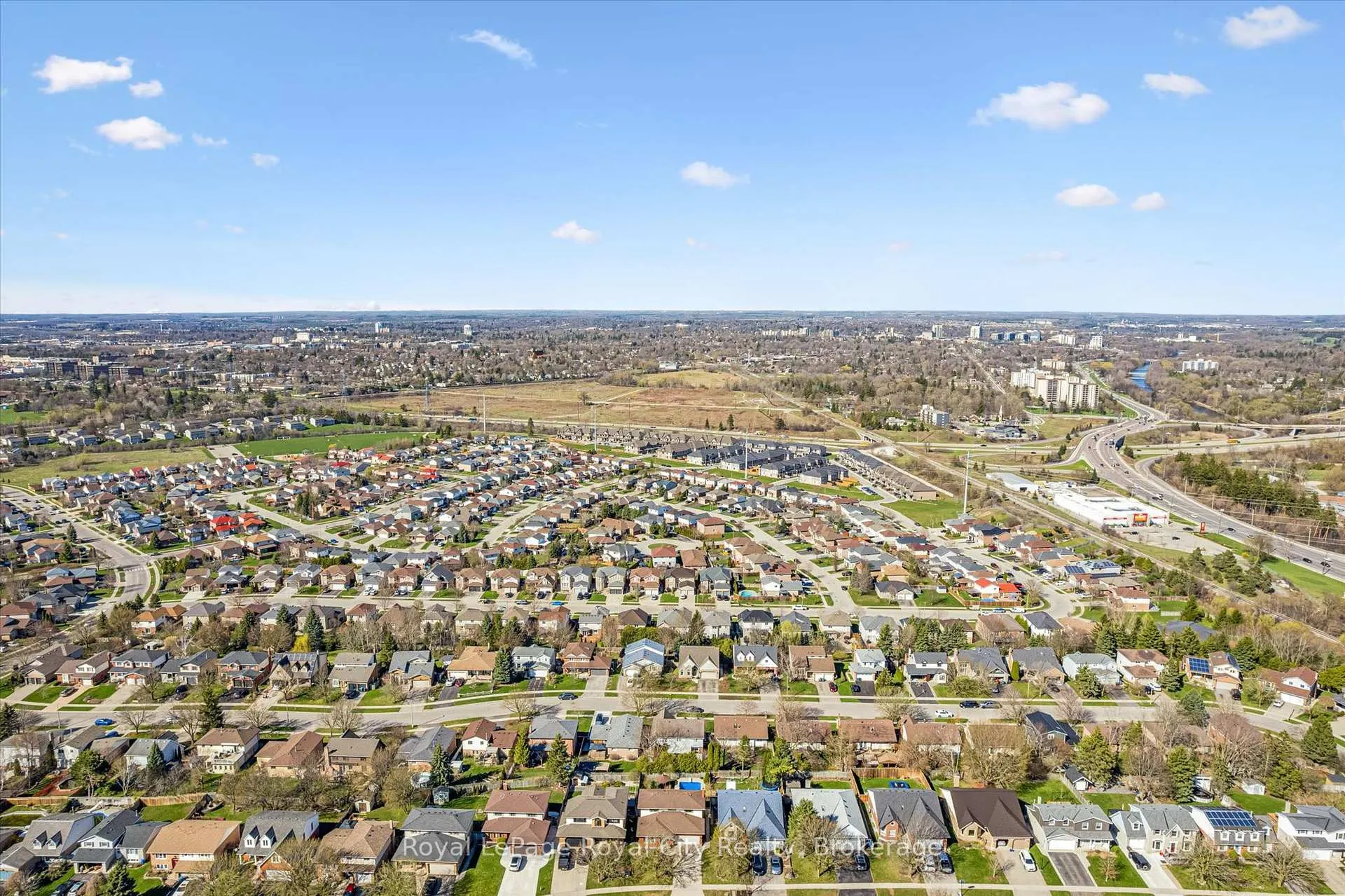 Photo 49 of 83 Pinnacle Crescent, Guelph, Willow West/Sugarbush/West Acres — HOMEH