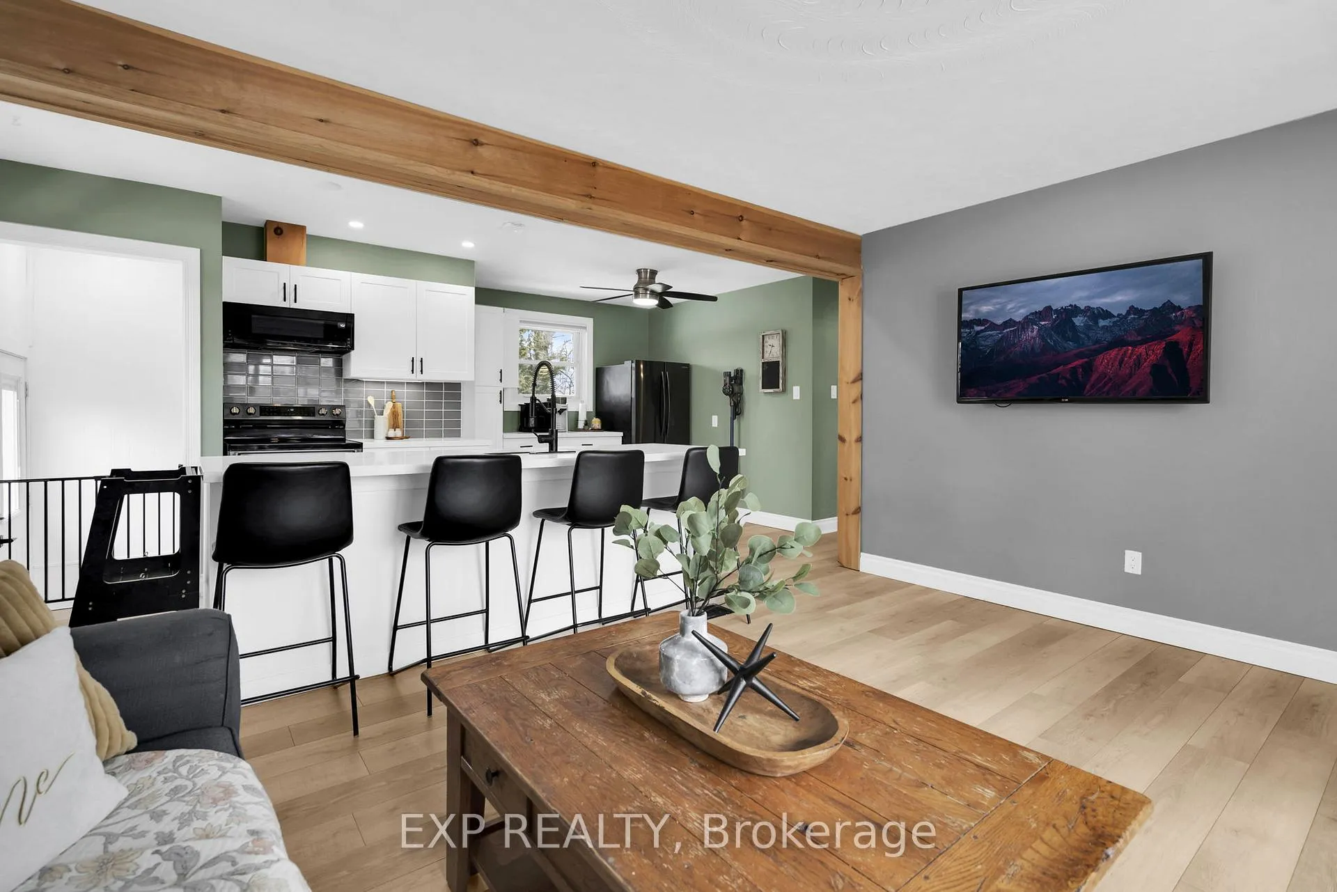 Photo 9 of 80 Short Avenue, Kawartha Lakes, Lindsay — HOMEH