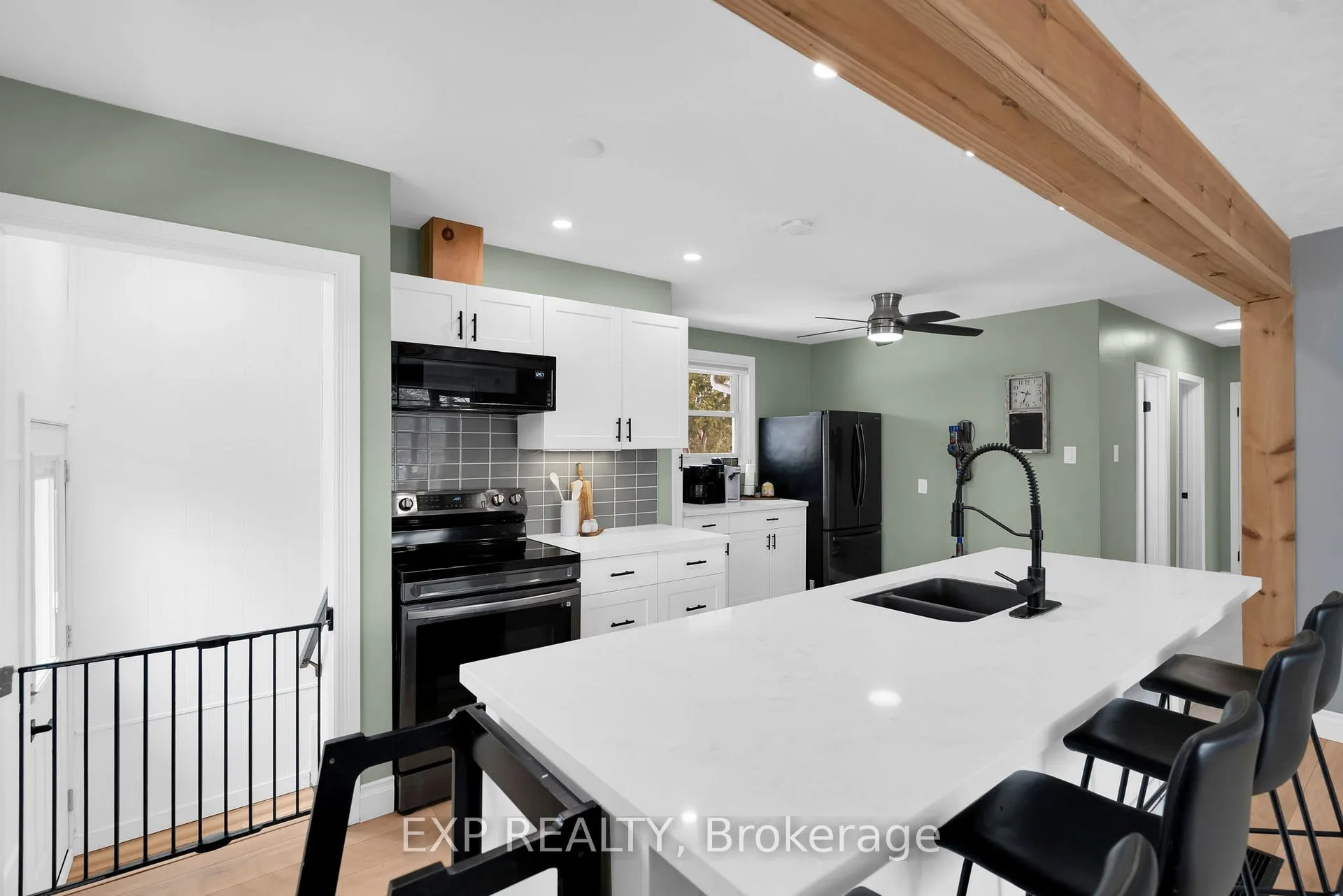 Photo 12 of 80 Short Avenue, Kawartha Lakes, Lindsay — HOMEH