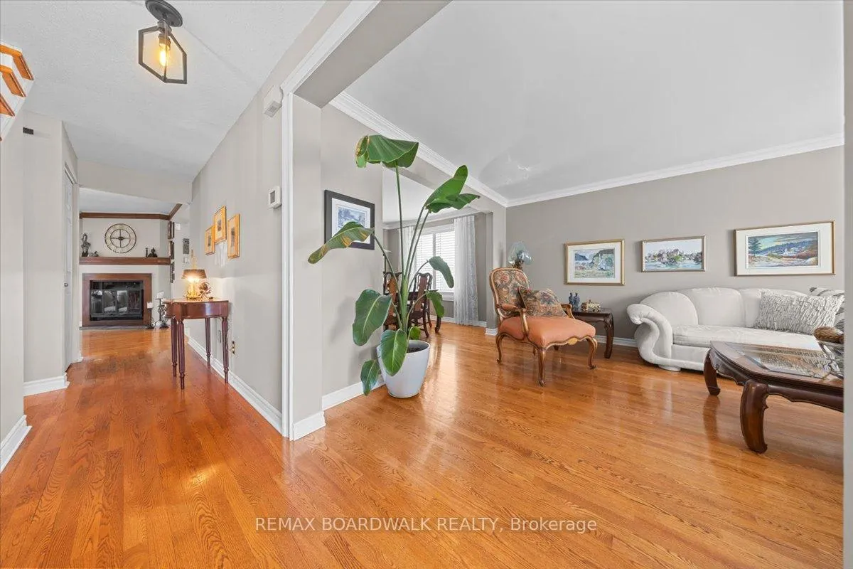 Photo 5 of 1594 Meadowfield Place, Ottawa, Chapel Hill — HOMEH
