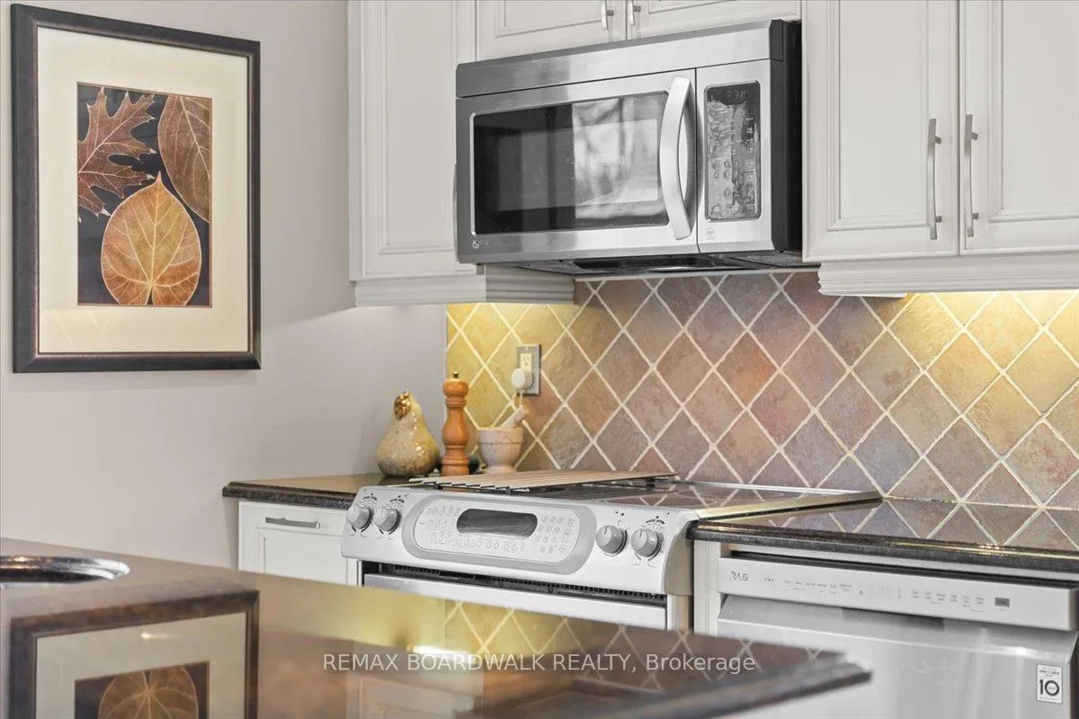 Photo 13 of 1594 Meadowfield Place, Ottawa, Chapel Hill — HOMEH