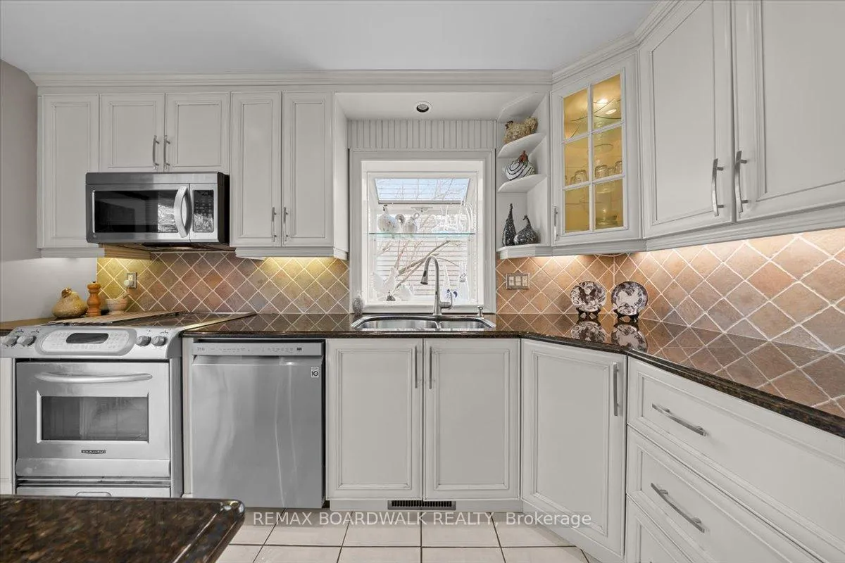 Photo 14 of 1594 Meadowfield Place, Ottawa, Chapel Hill — HOMEH
