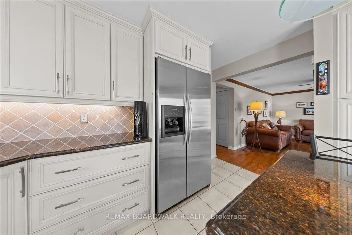 Photo 15 of 1594 Meadowfield Place, Ottawa, Chapel Hill — HOMEH
