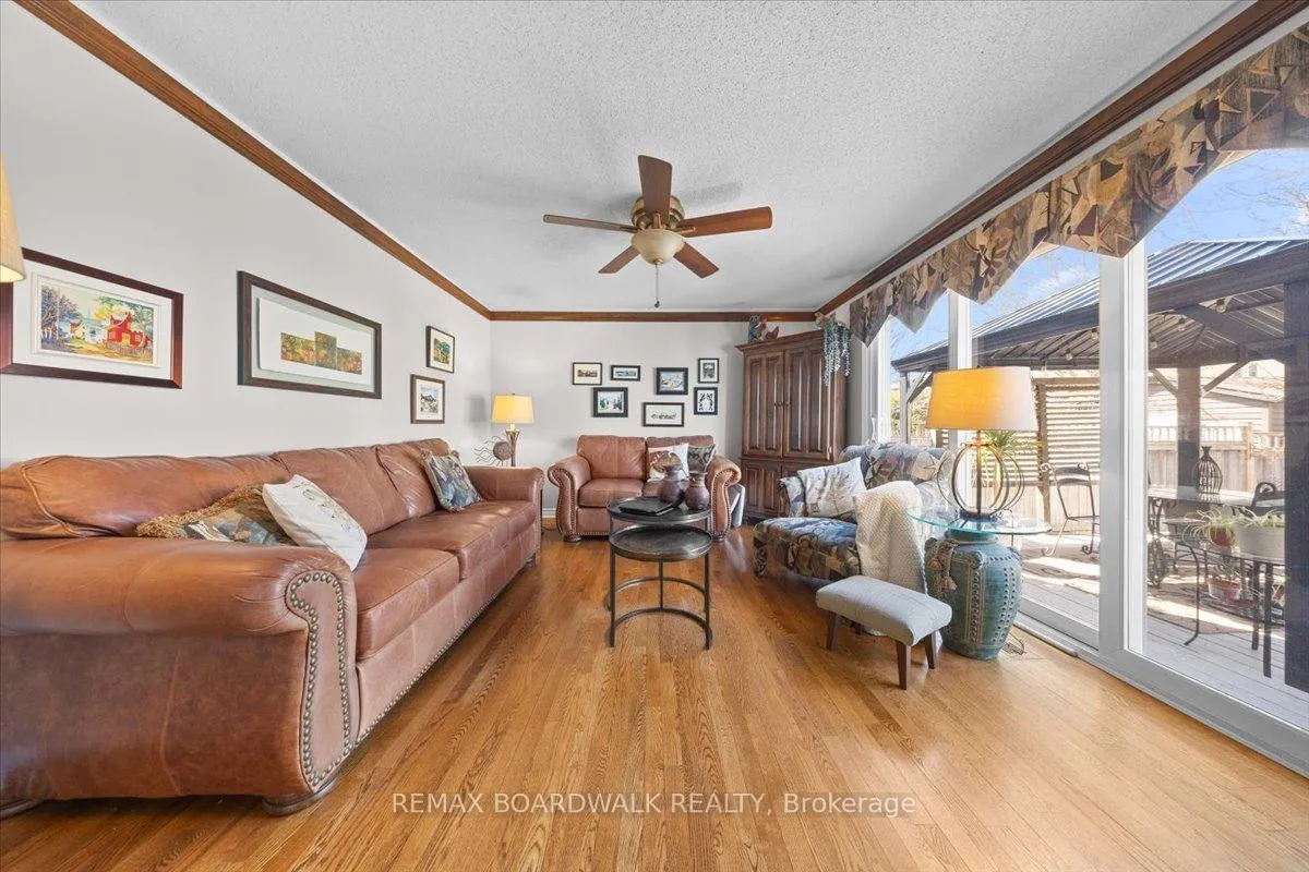 Photo 19 of 1594 Meadowfield Place, Ottawa, Chapel Hill — HOMEH