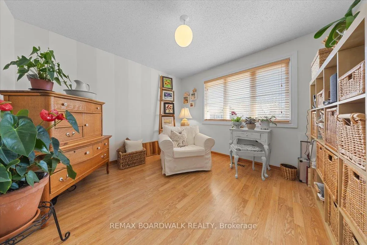 Photo 32 of 1594 Meadowfield Place, Ottawa, Chapel Hill — HOMEH