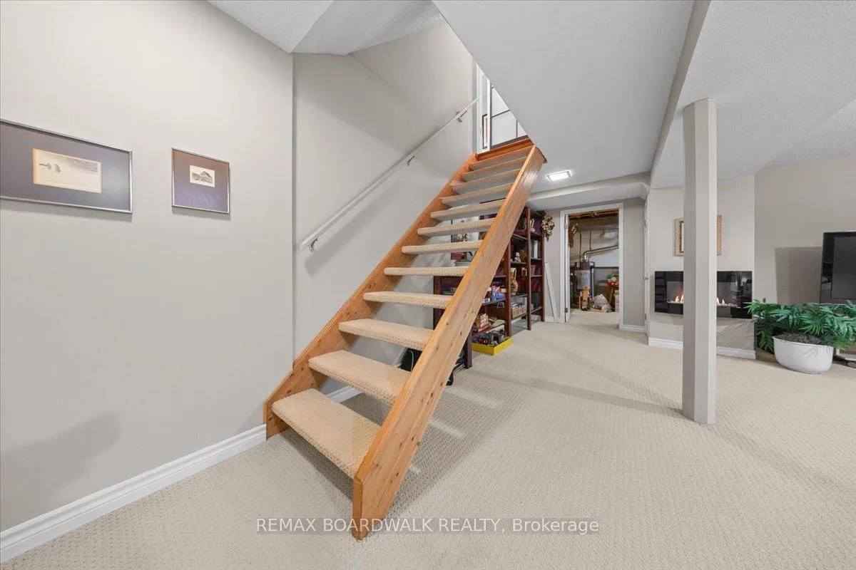 Photo 35 of 1594 Meadowfield Place, Ottawa, Chapel Hill — HOMEH