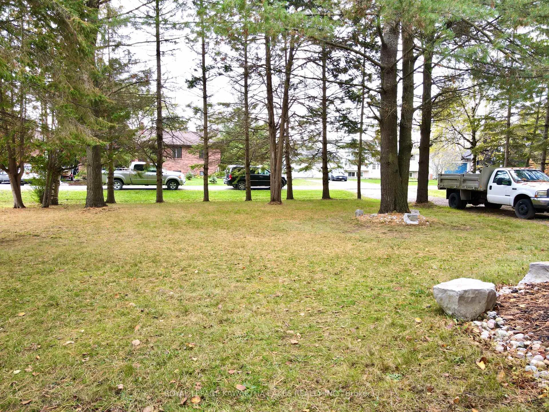 Photo 35 of 16 Halmar Park Road, Georgina, Pefferlaw — HOMEH
