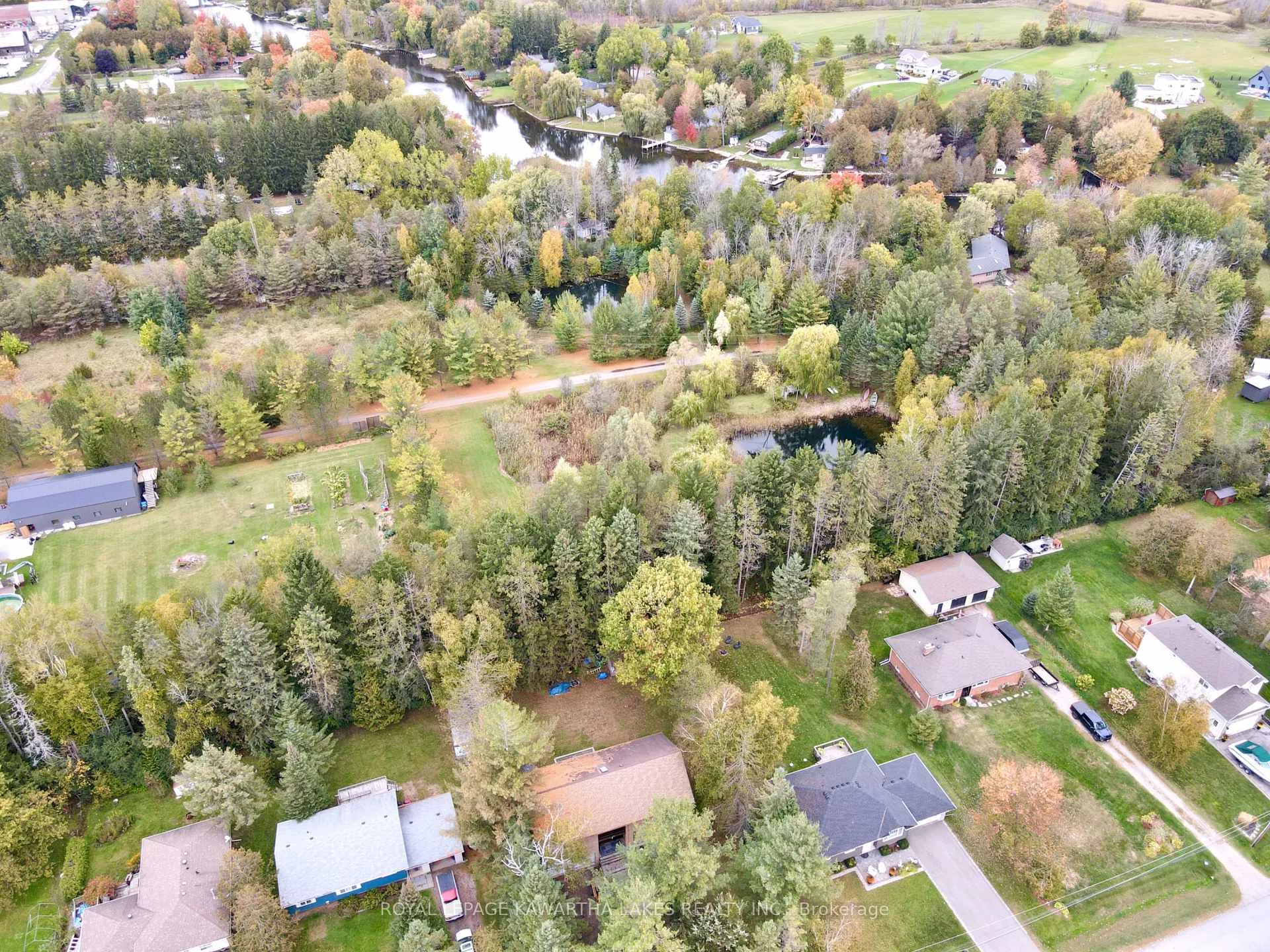 Photo 39 of 16 Halmar Park Road, Georgina, Pefferlaw — HOMEH