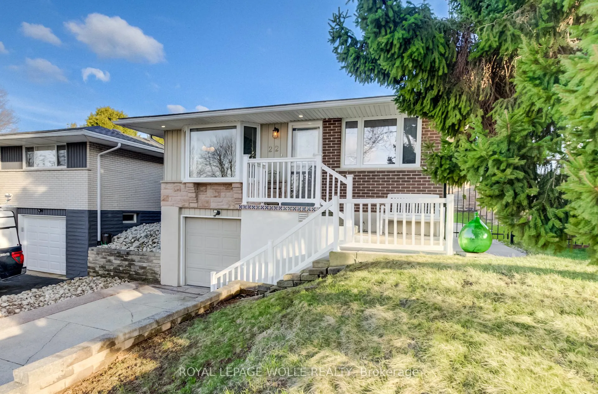 Photo 2 of 22 Duncairn Avenue, Kitchener — HOMEH