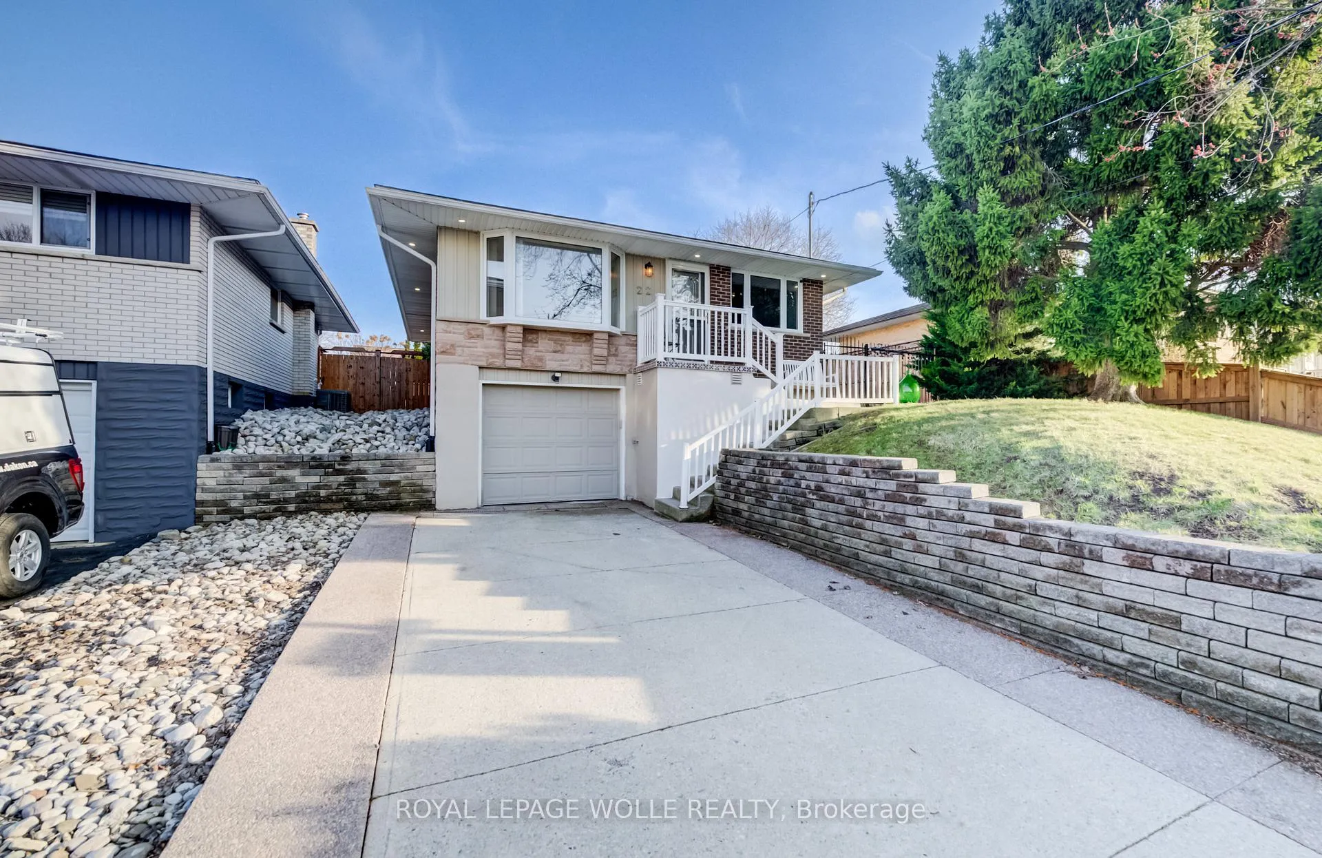 Photo 3 of 22 Duncairn Avenue, Kitchener — HOMEH