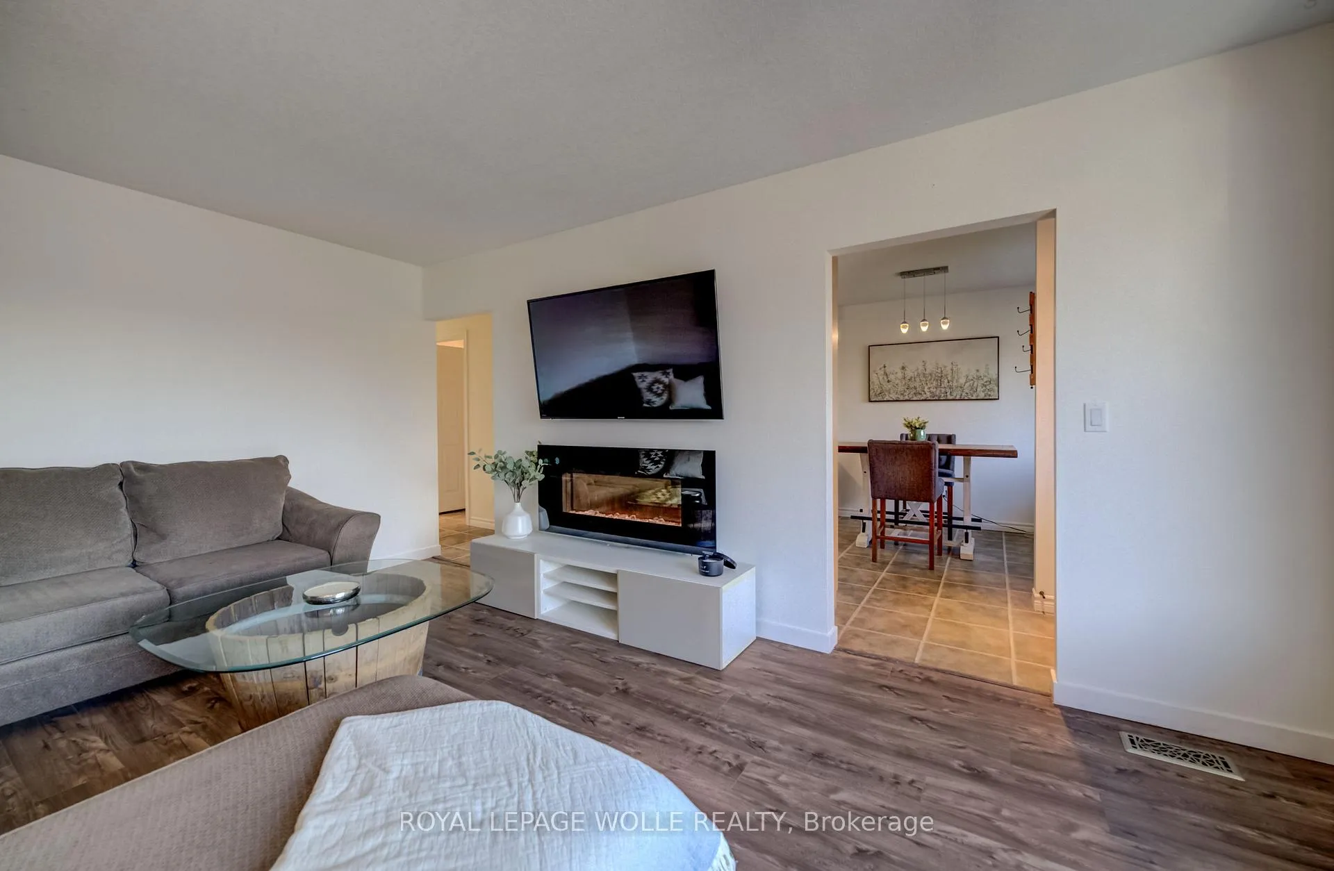 Photo 15 of 22 Duncairn Avenue, Kitchener — HOMEH
