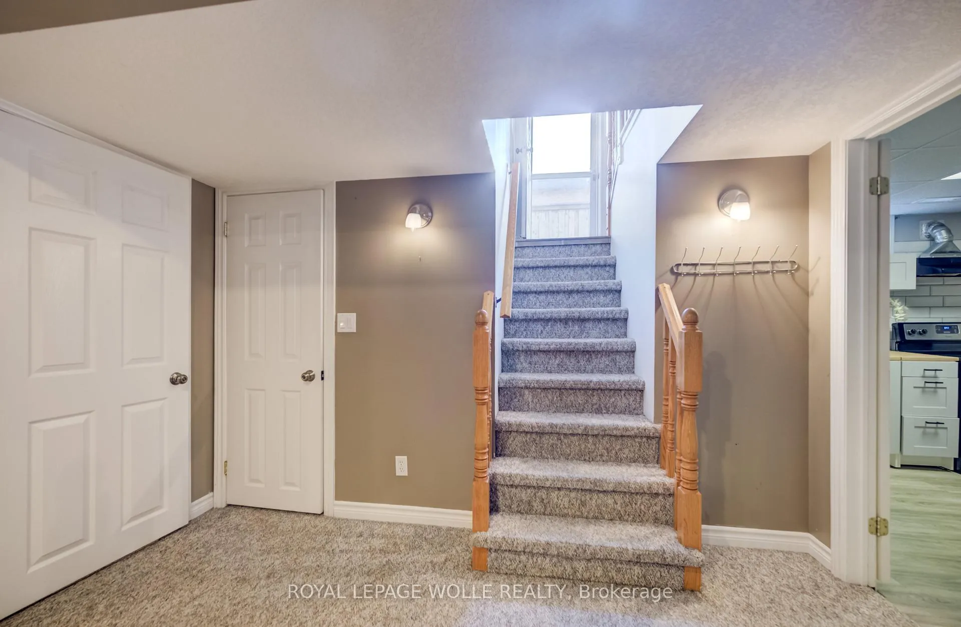 Photo 25 of 22 Duncairn Avenue, Kitchener — HOMEH