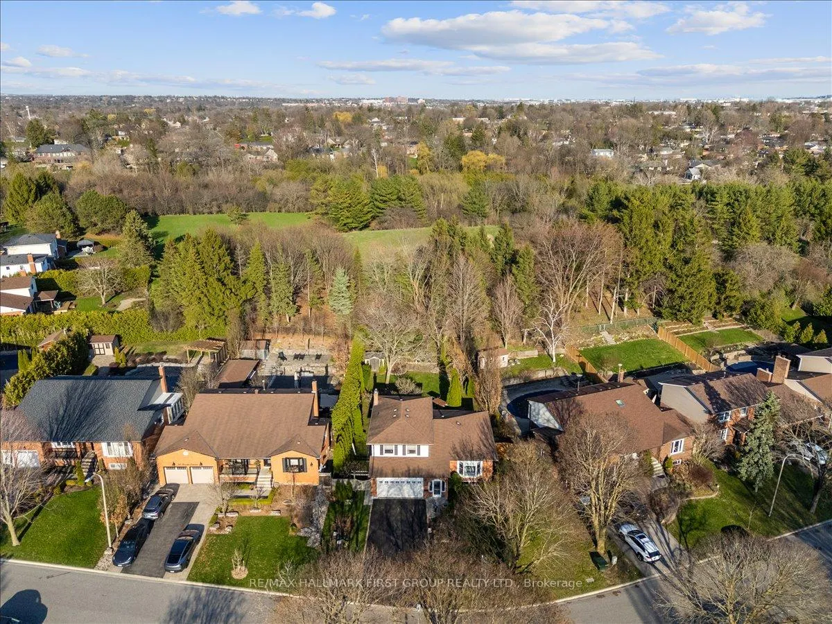 Photo 2 of 68 Resolute Crescent, Whitby, Lynde Creek — HOMEH