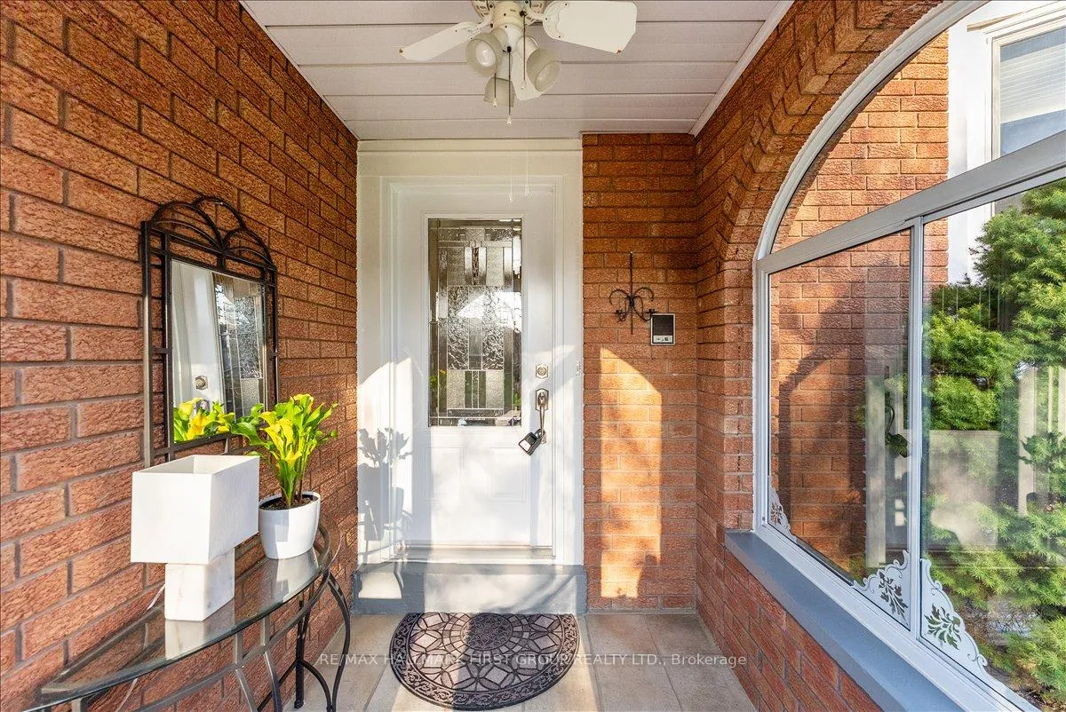 Photo 3 of 68 Resolute Crescent, Whitby, Lynde Creek — HOMEH