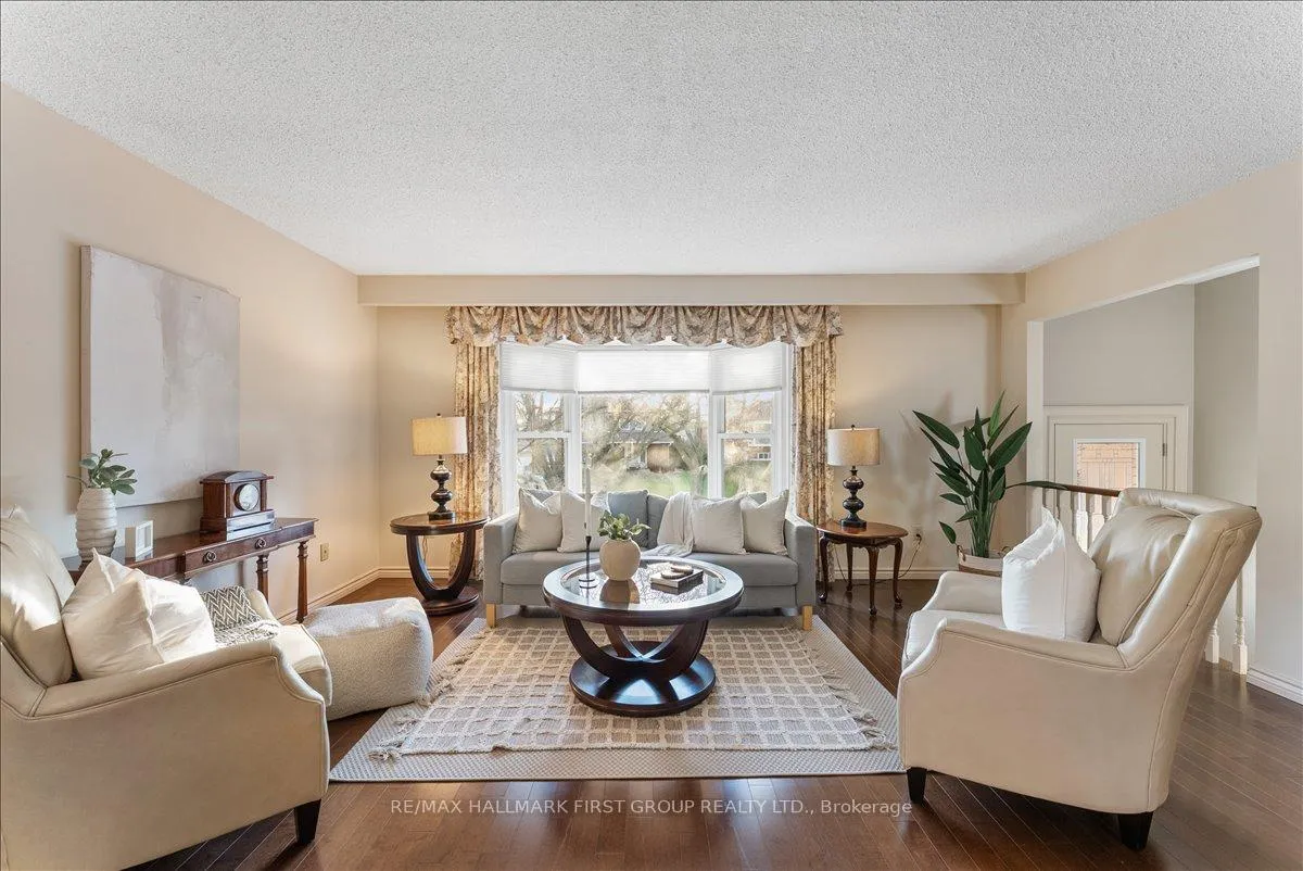Photo 5 of 68 Resolute Crescent, Whitby, Lynde Creek — HOMEH