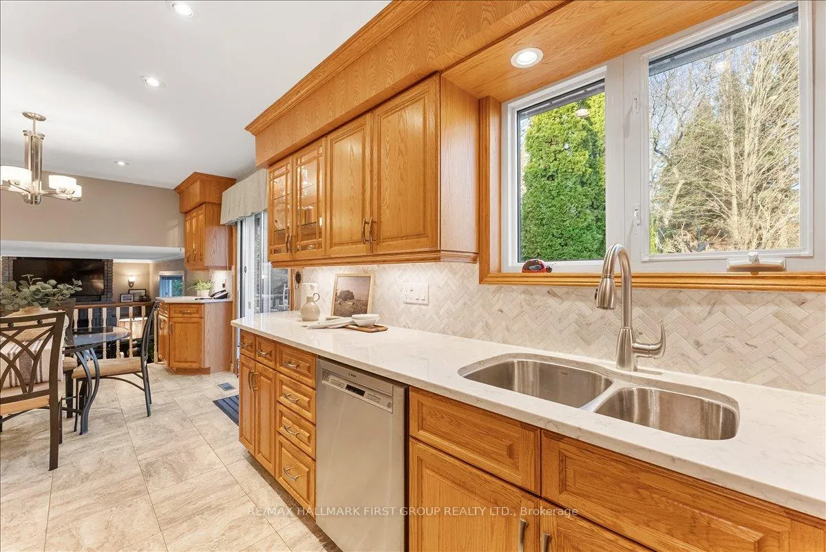 Photo 12 of 68 Resolute Crescent, Whitby, Lynde Creek — HOMEH