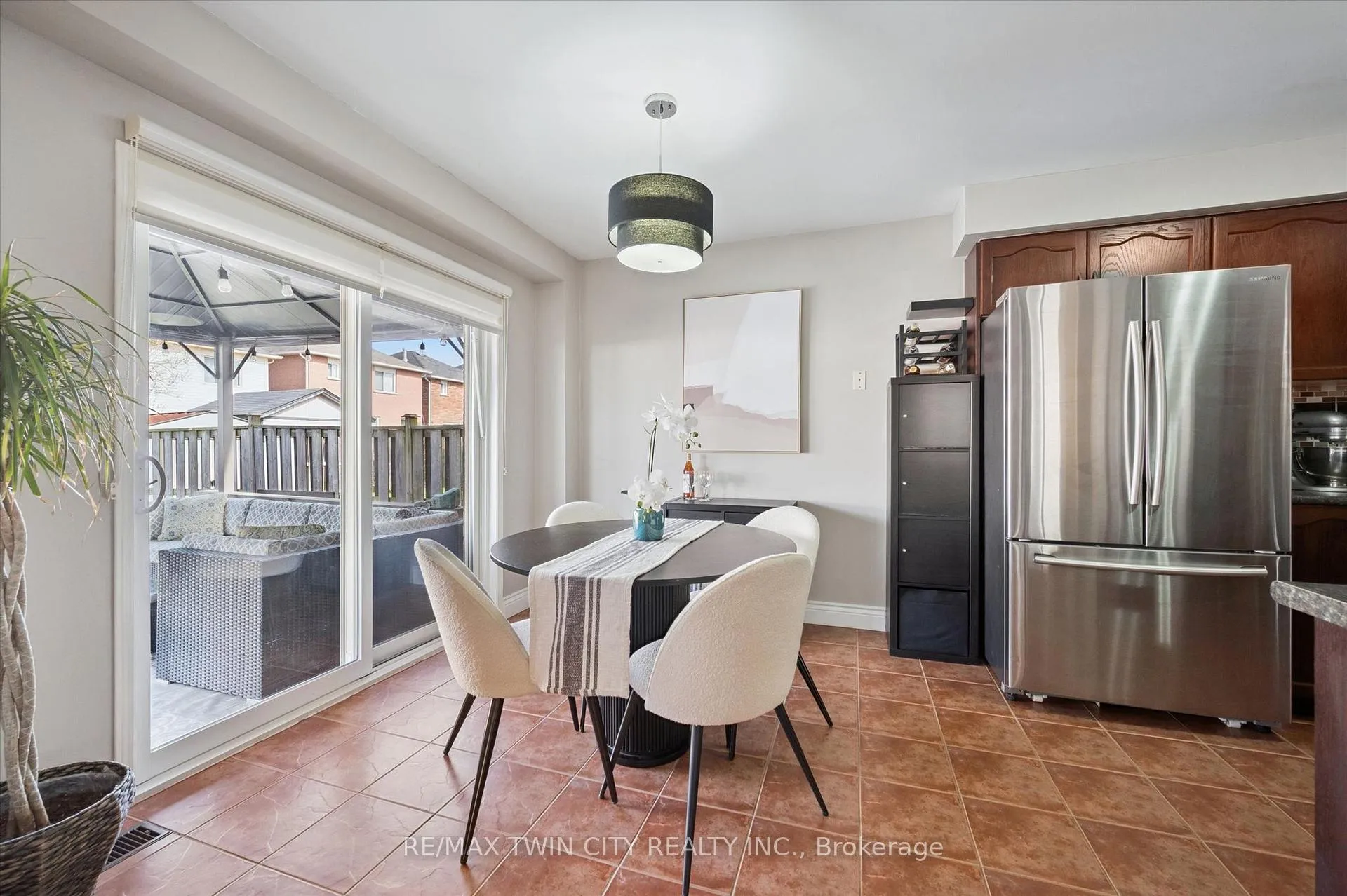 Photo 9 of 28 Griffiths Avenue, Cambridge — HOMEH