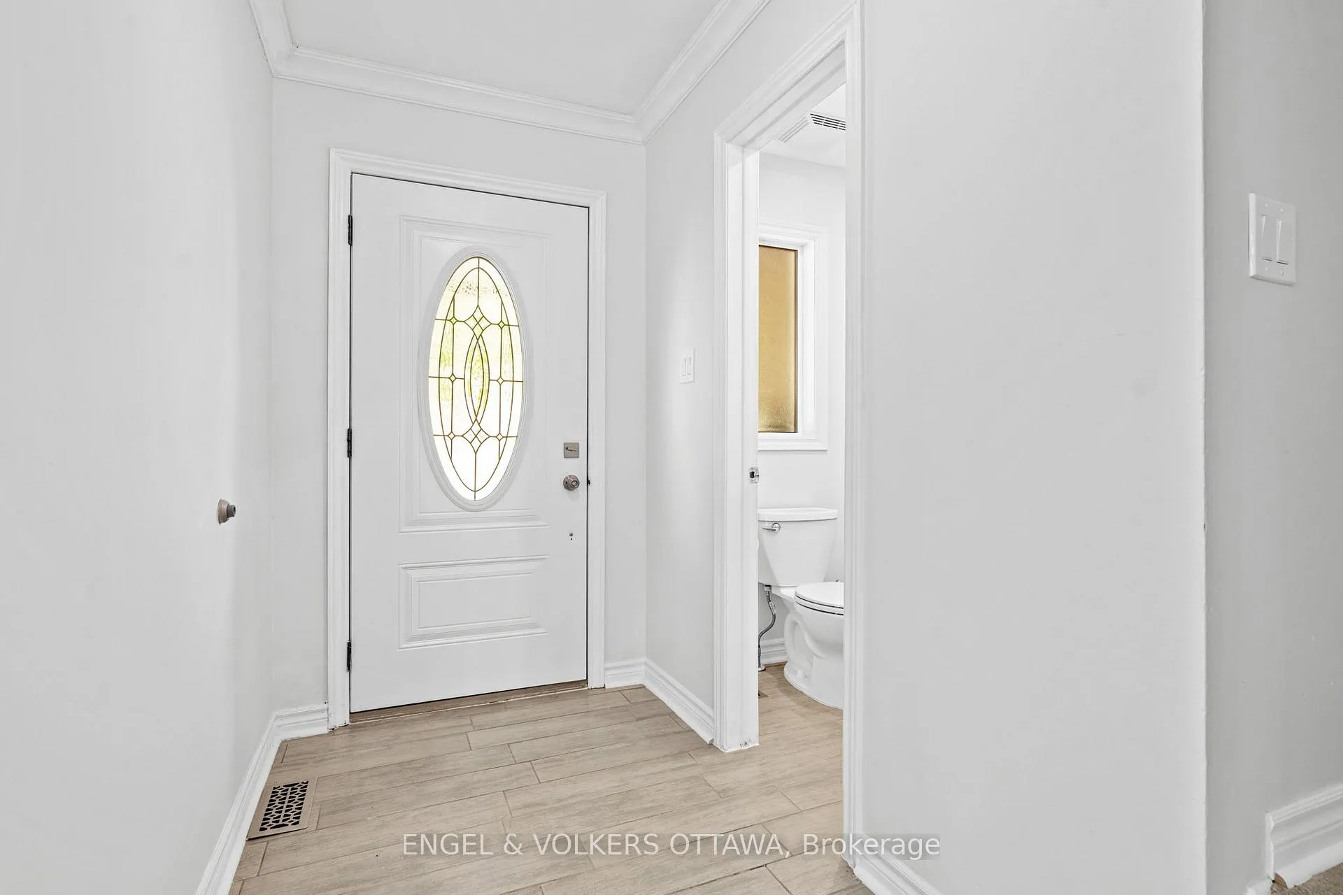Photo 3 of 1540 Mimosa Avenue, Ottawa, Riverview Park — HOMEH