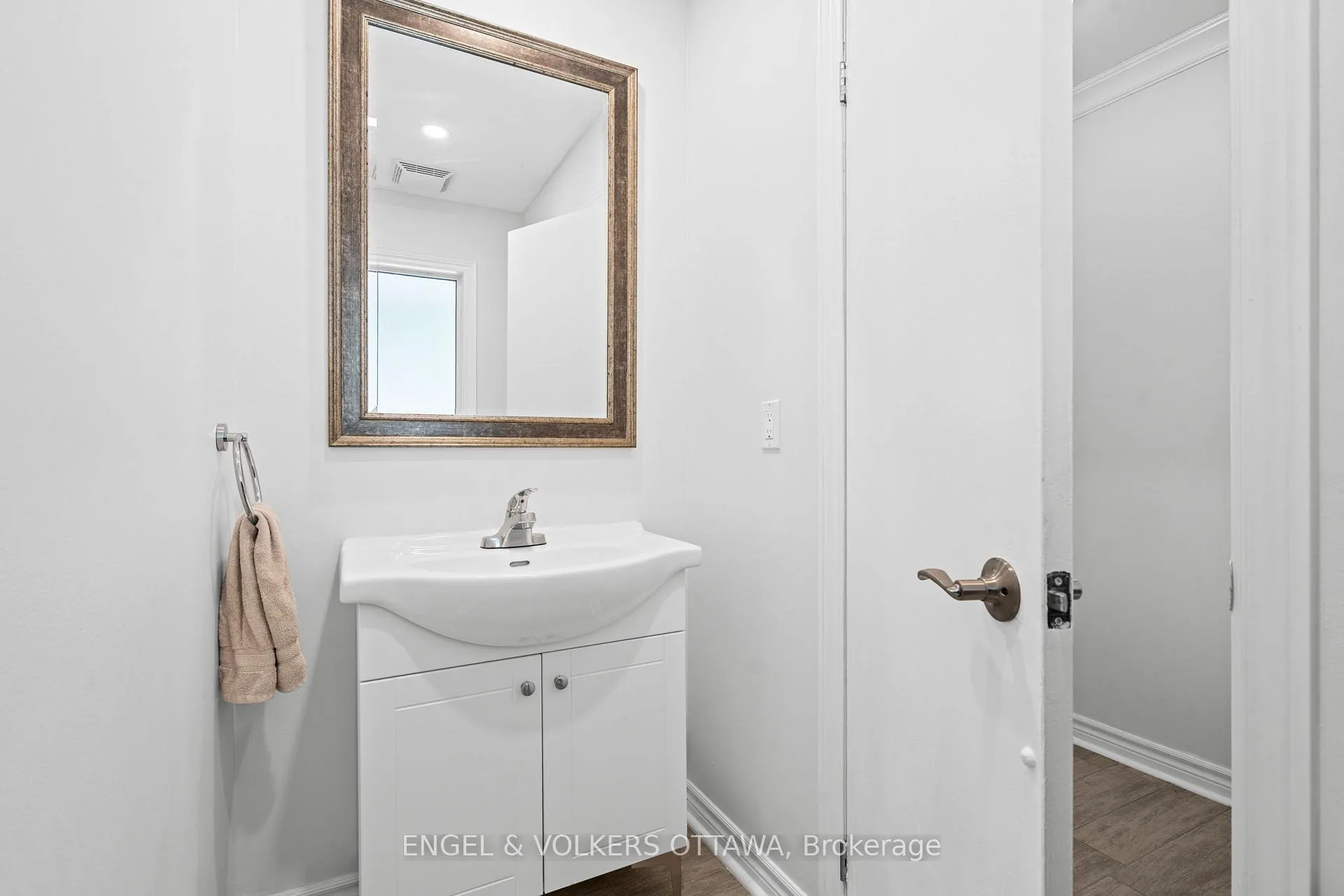 Photo 4 of 1540 Mimosa Avenue, Ottawa, Riverview Park — HOMEH