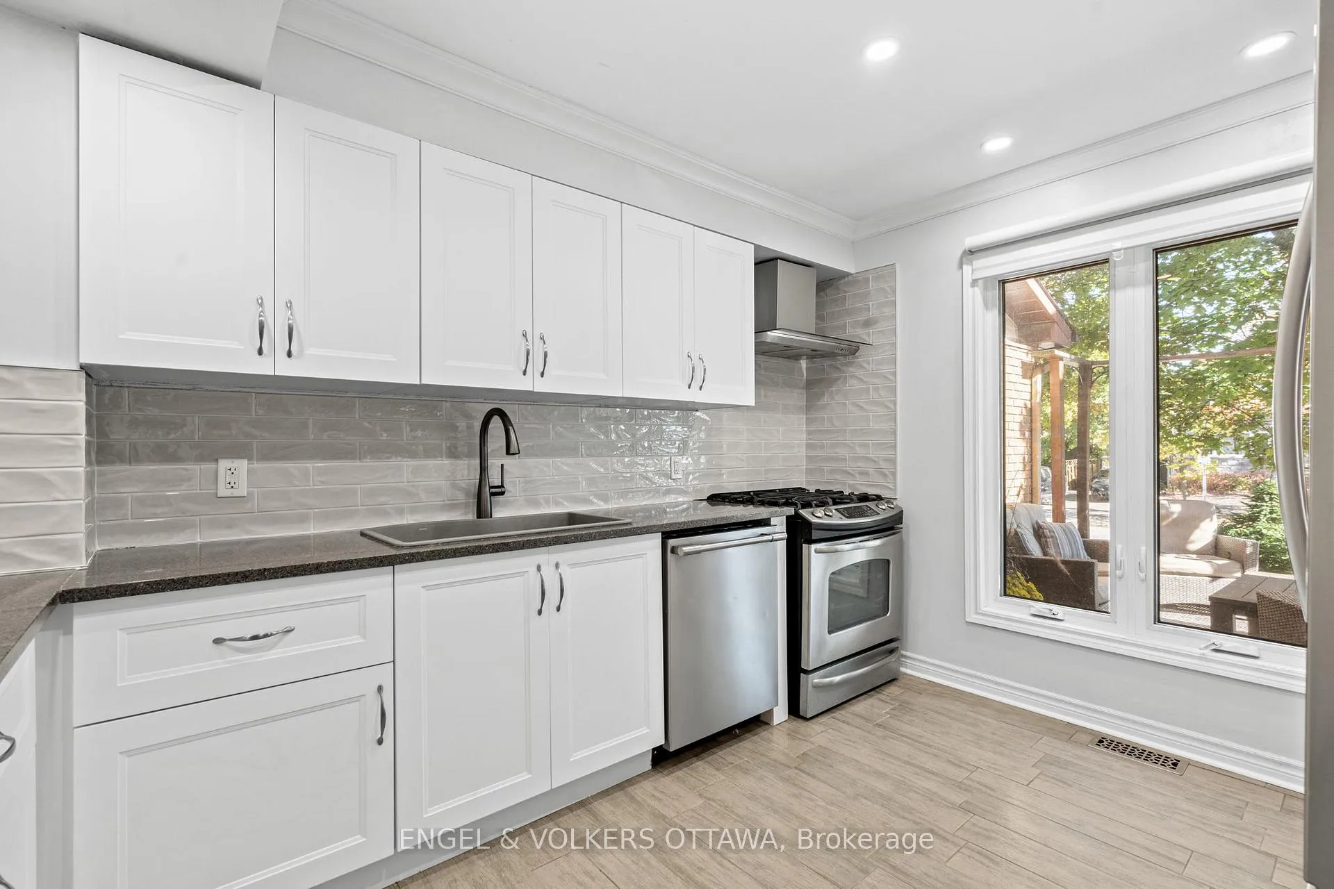 Photo 6 of 1540 Mimosa Avenue, Ottawa, Riverview Park — HOMEH