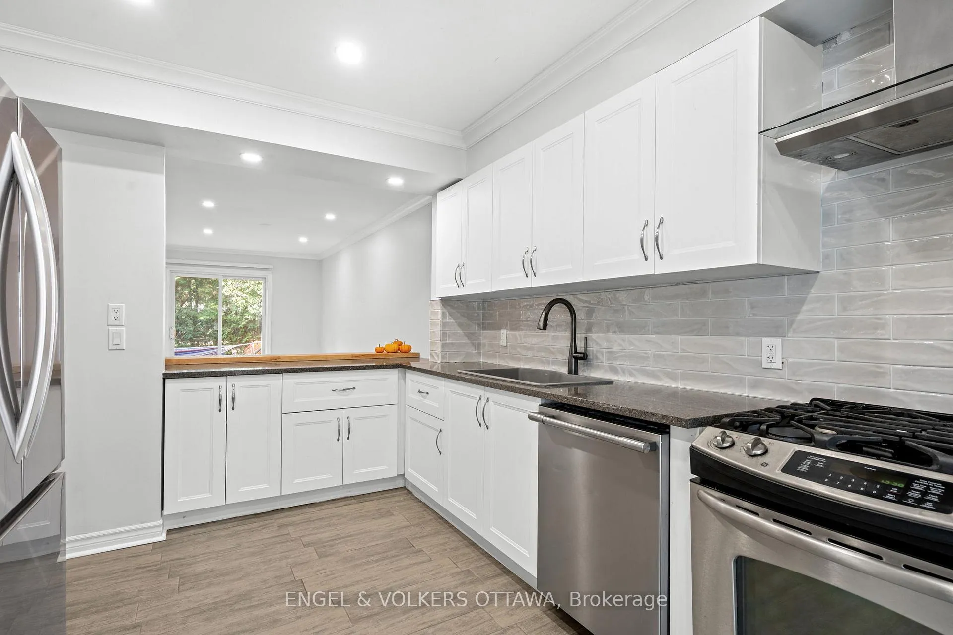 Photo 8 of 1540 Mimosa Avenue, Ottawa, Riverview Park — HOMEH